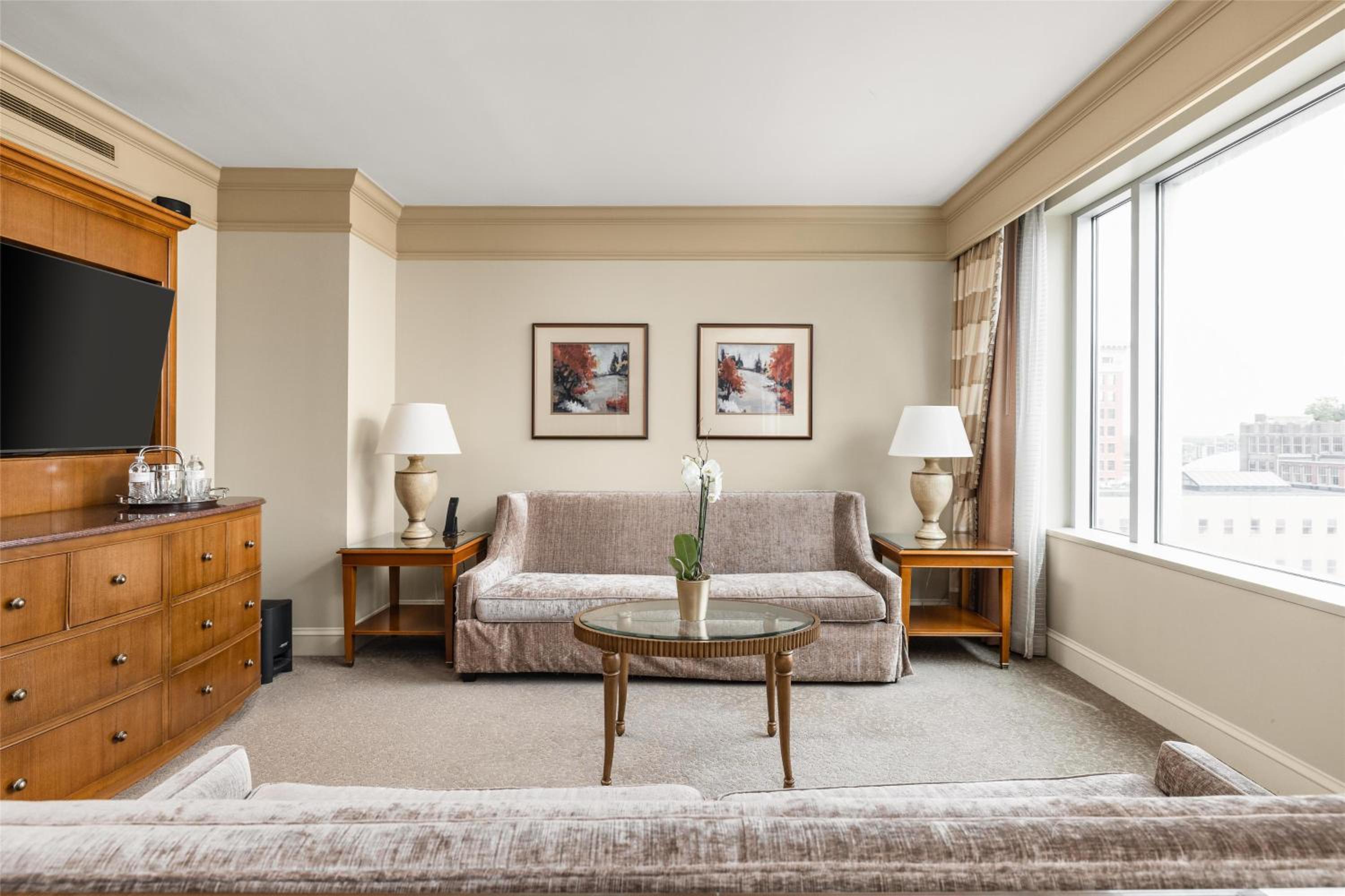 Cityspace King Suite with Parlor Room