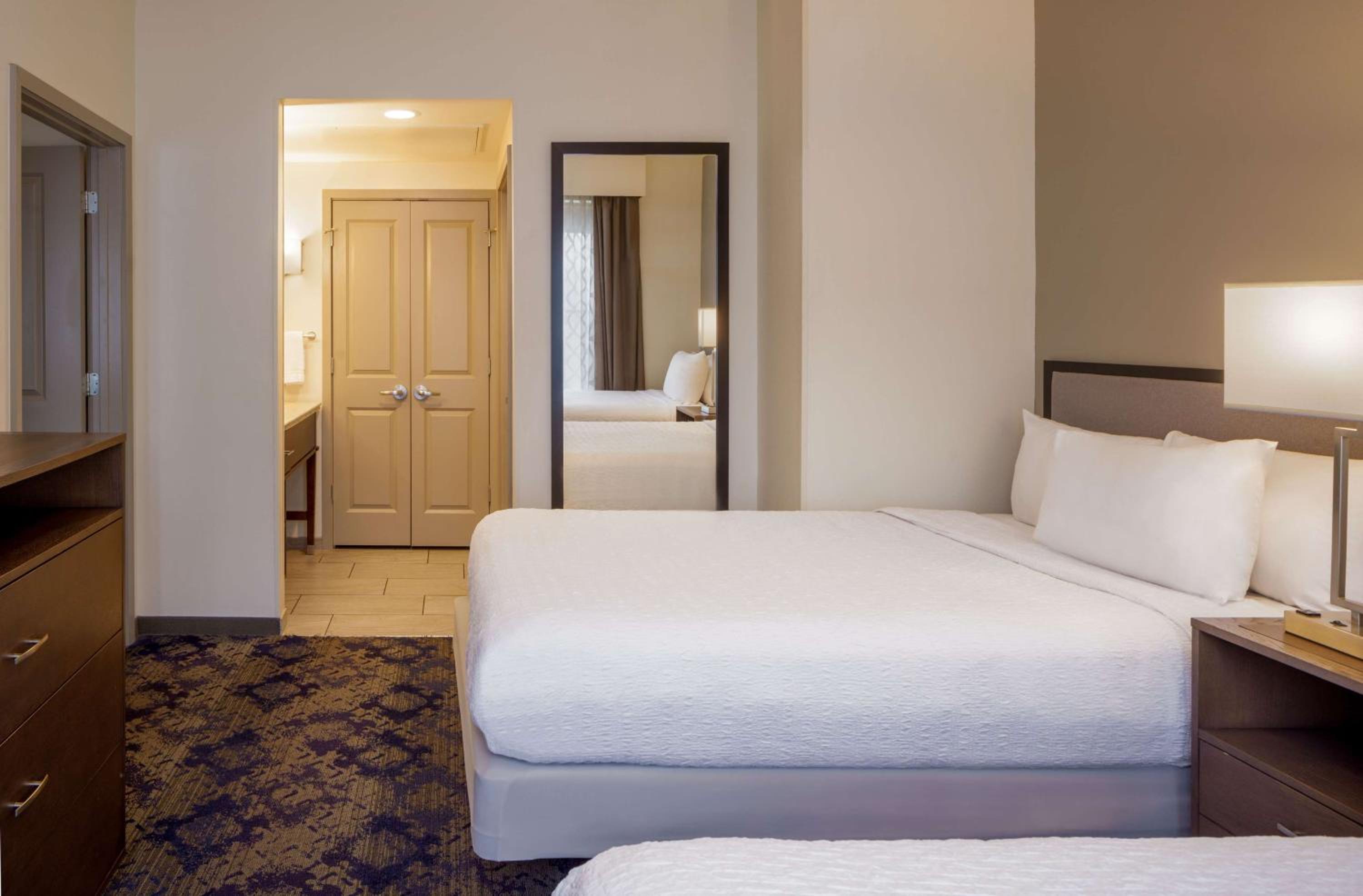 One-Bedroom Deluxe Suite with Two Double Beds and Sofa Bed