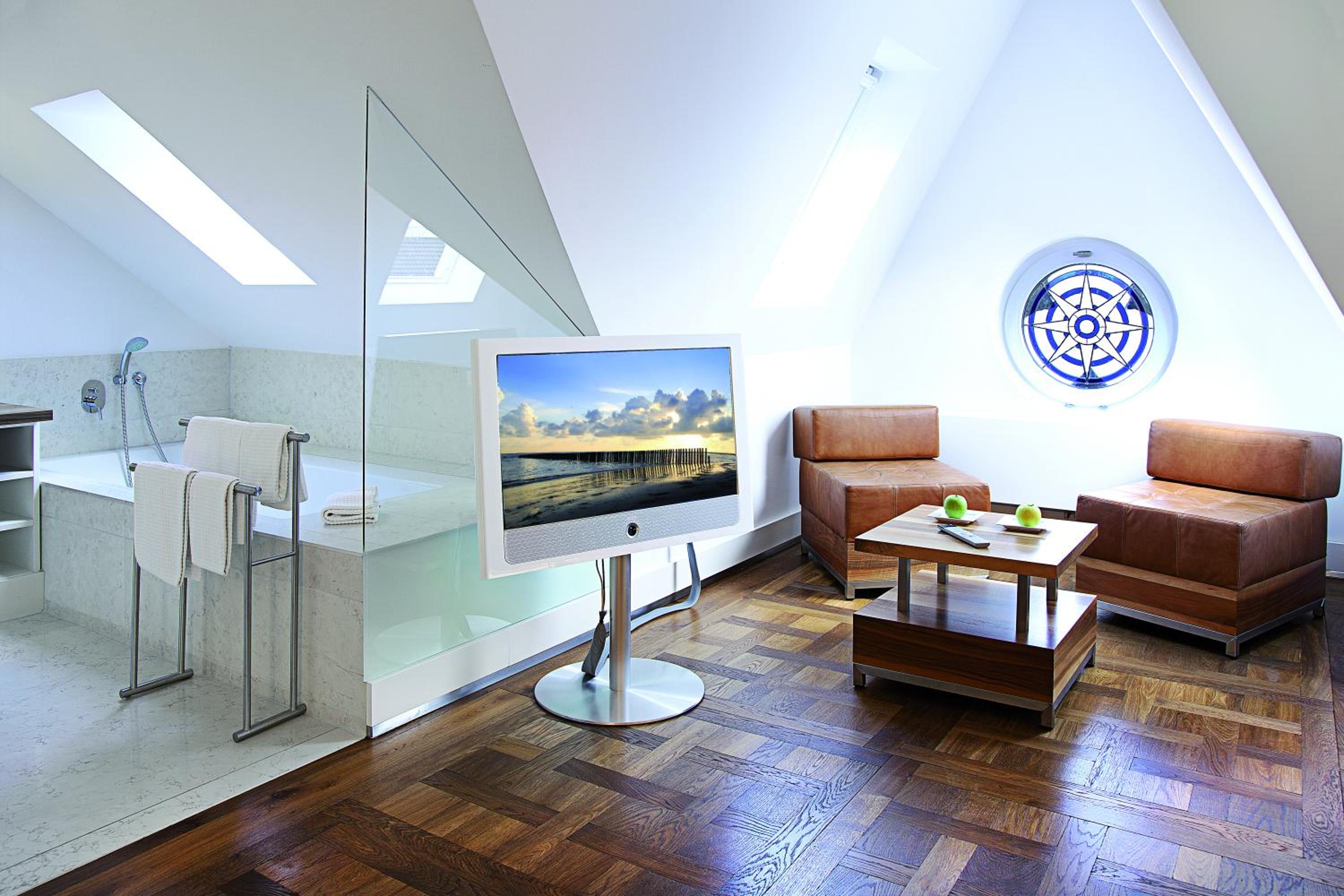 Junior King Suite with Sitting Corner - Top Floor