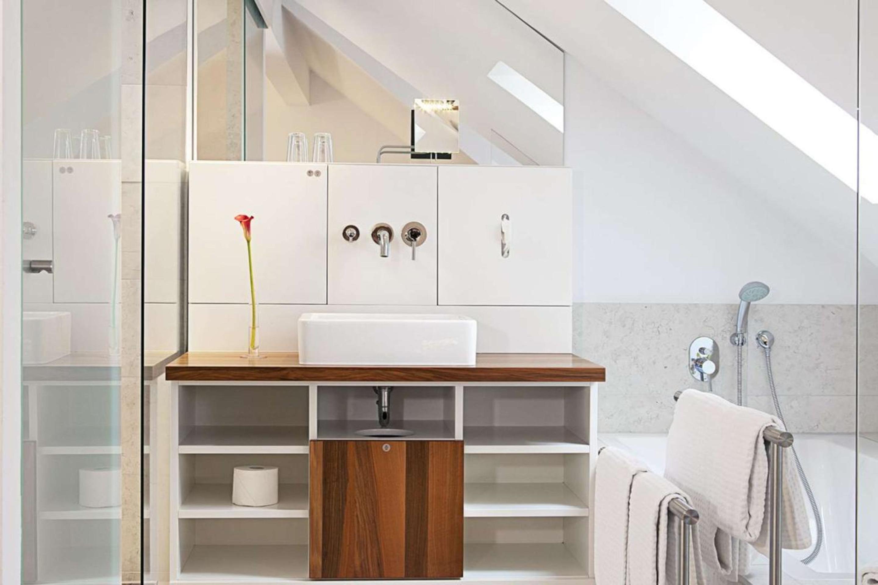 Junior King Suite with Sitting Corner - Top Floor