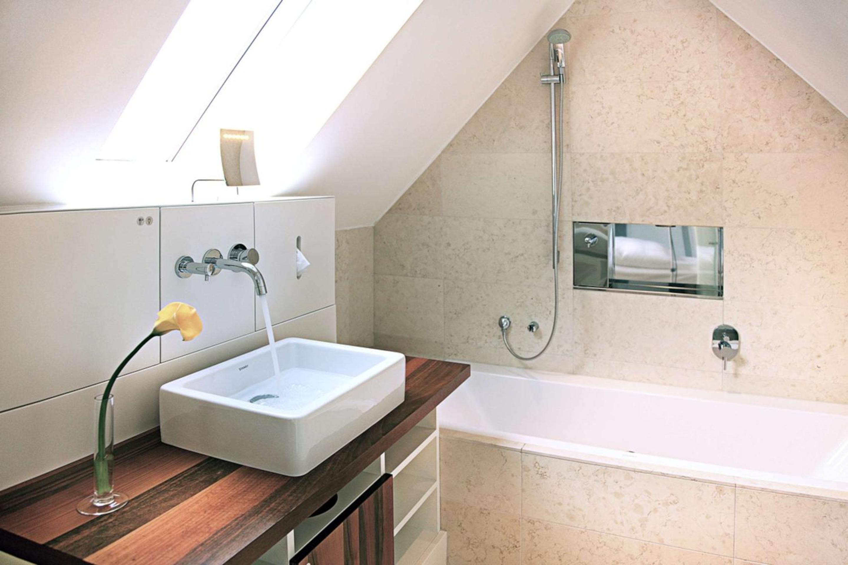 Junior King Suite with Sitting Corner - Top Floor