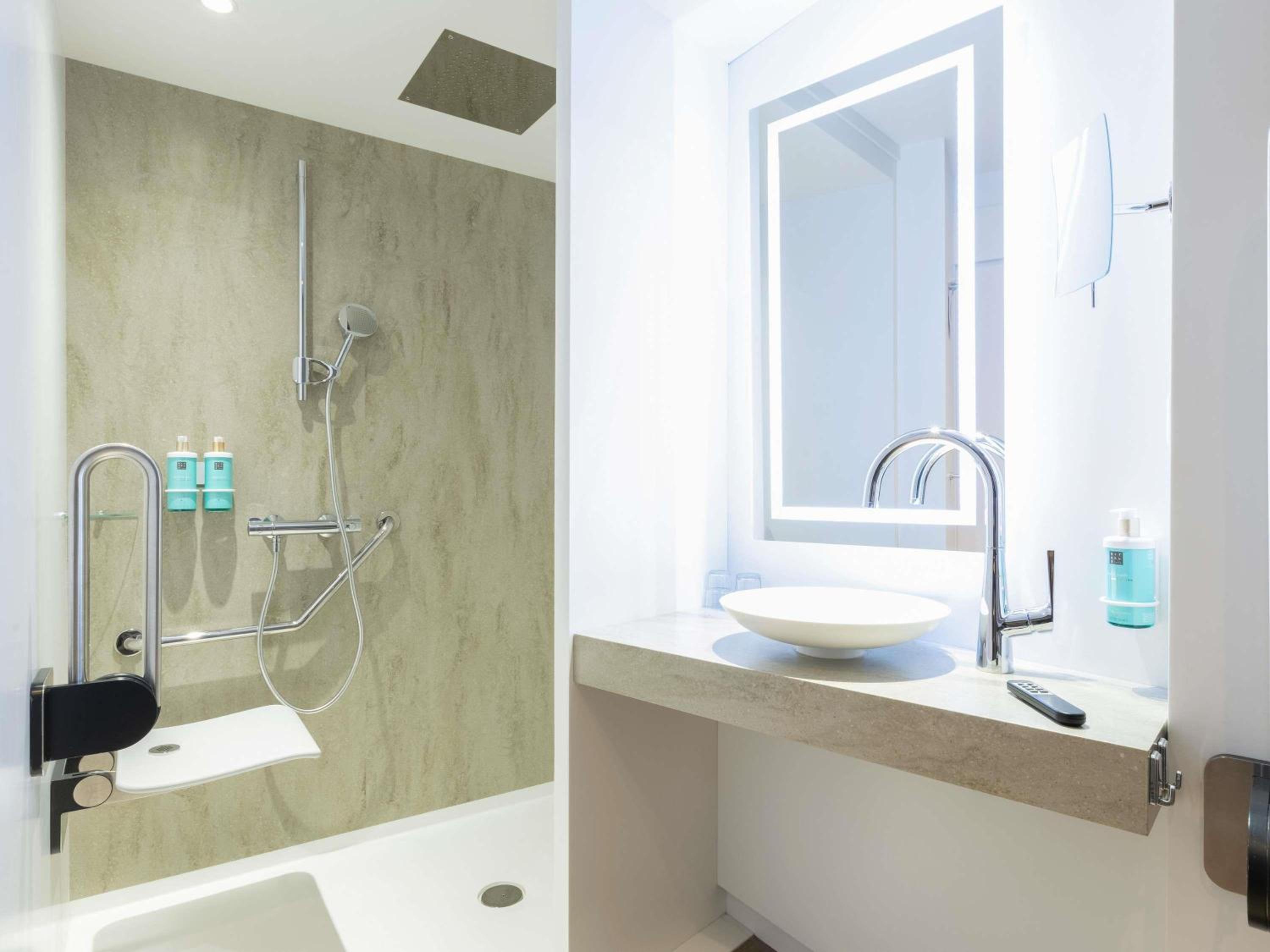 Superior Queen Room - Mobility Accessible