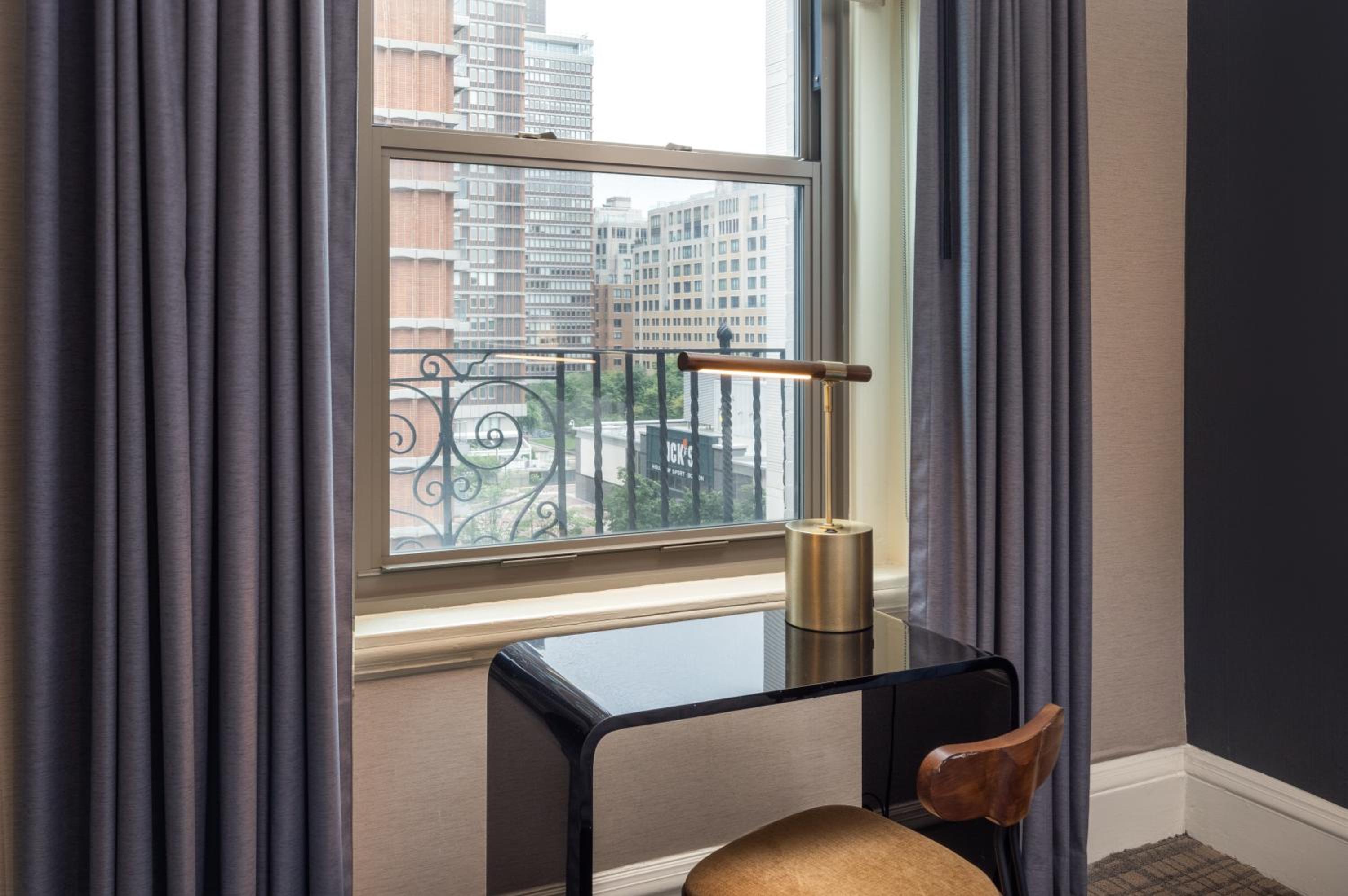 King Room with Roll-In Shower - Disability Access