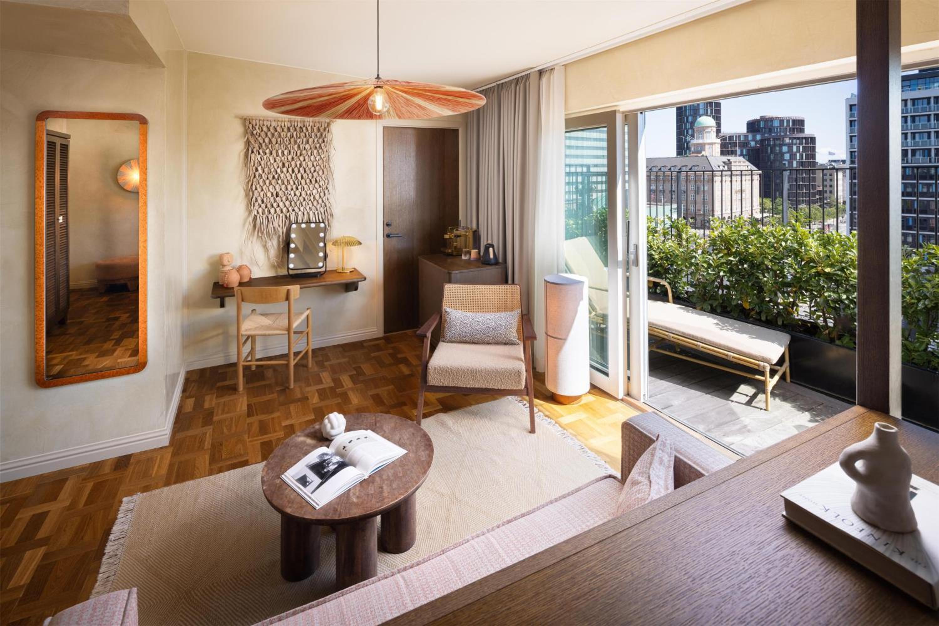 Penthouse with View and Balcony