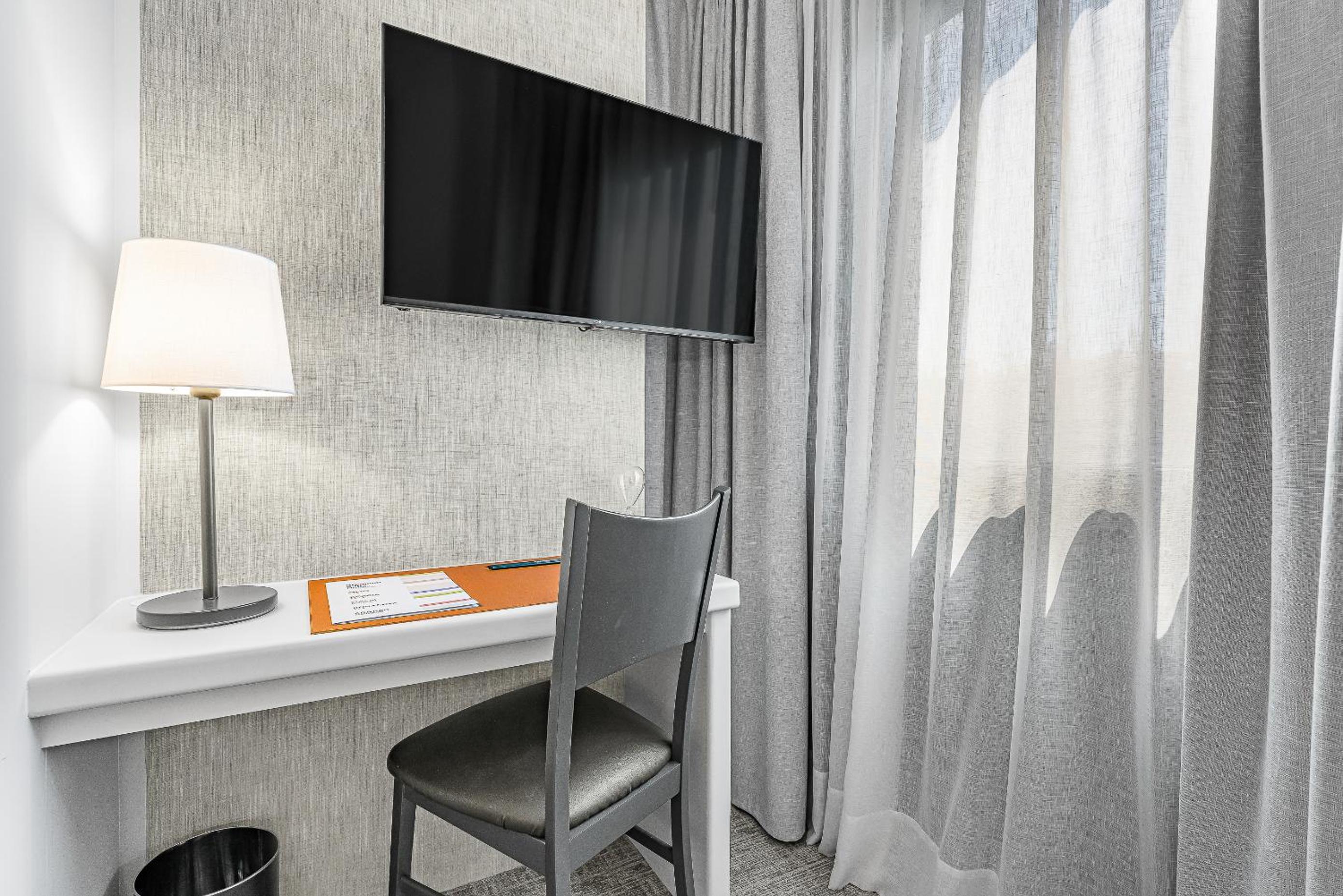 Superior Suite with Kitchenette