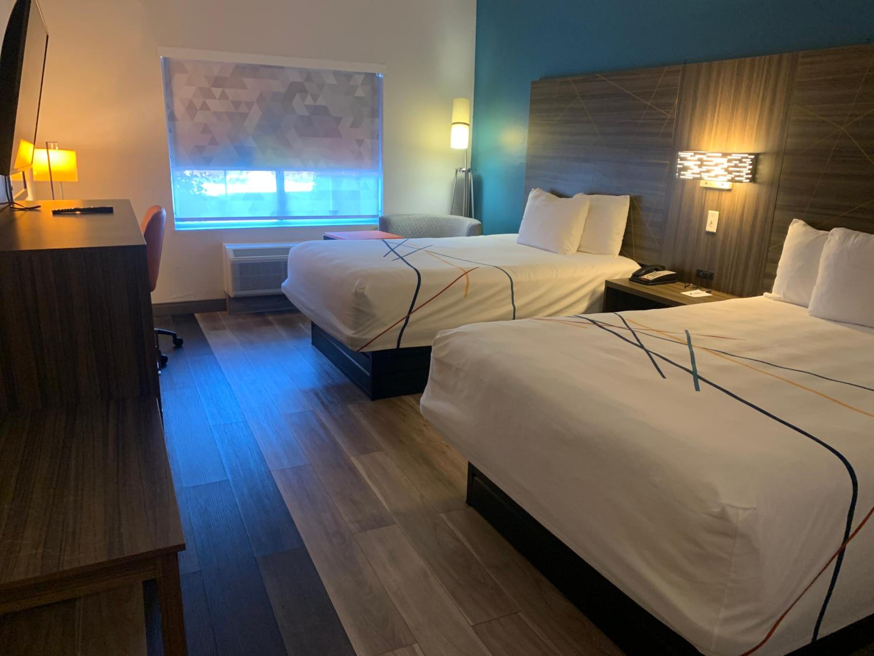 Deluxe Queen Room with Two Queen Beds - Non-Smoking