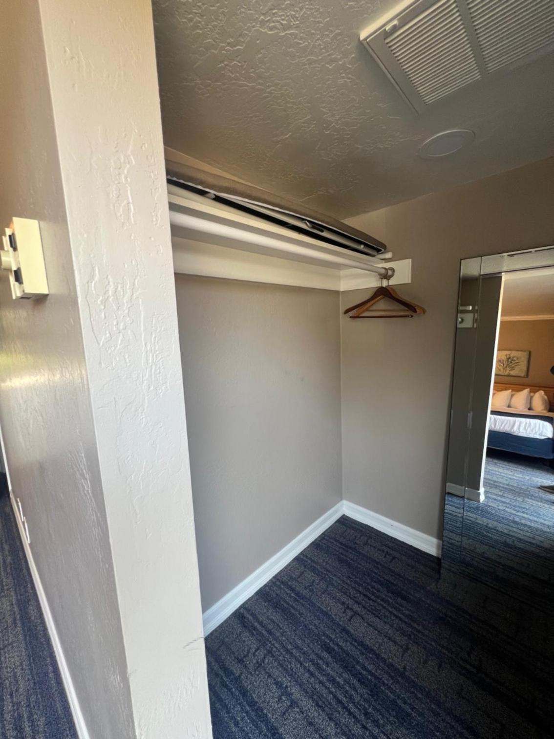 Family Room with Garden View