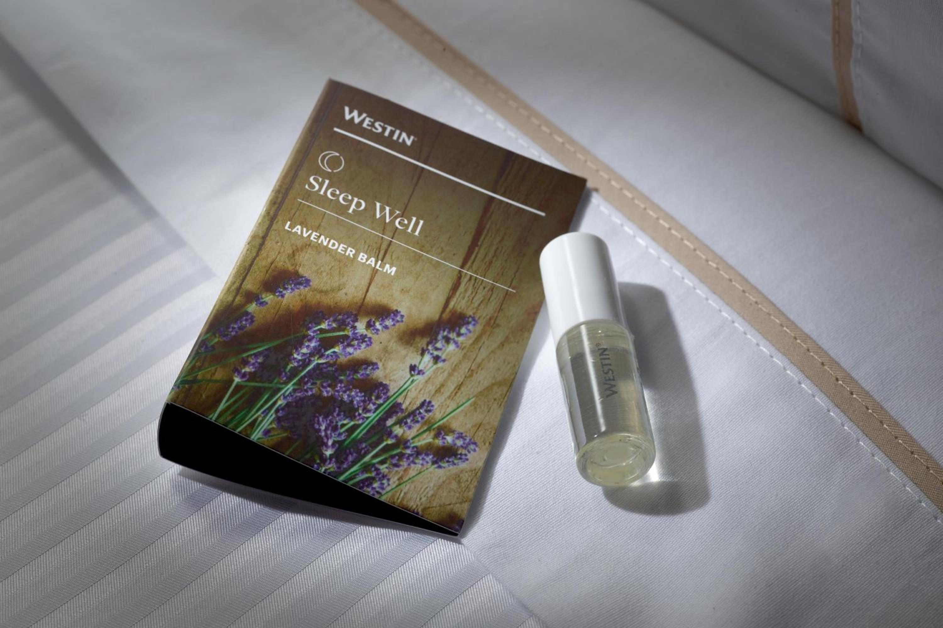 Traditional King Room with Roll-in Shower - Mobility and Hearing Accessible