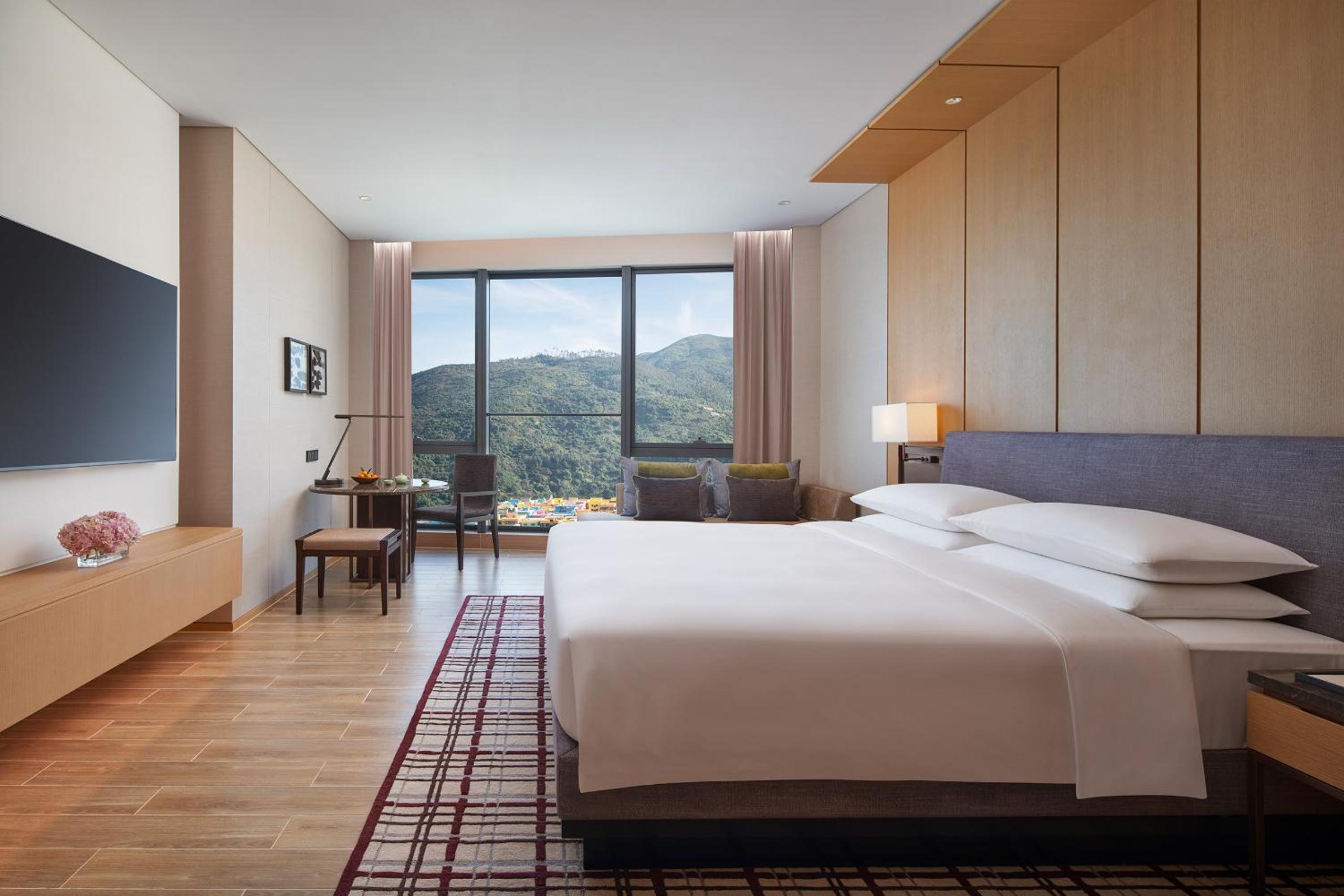 King Room with Mountain View