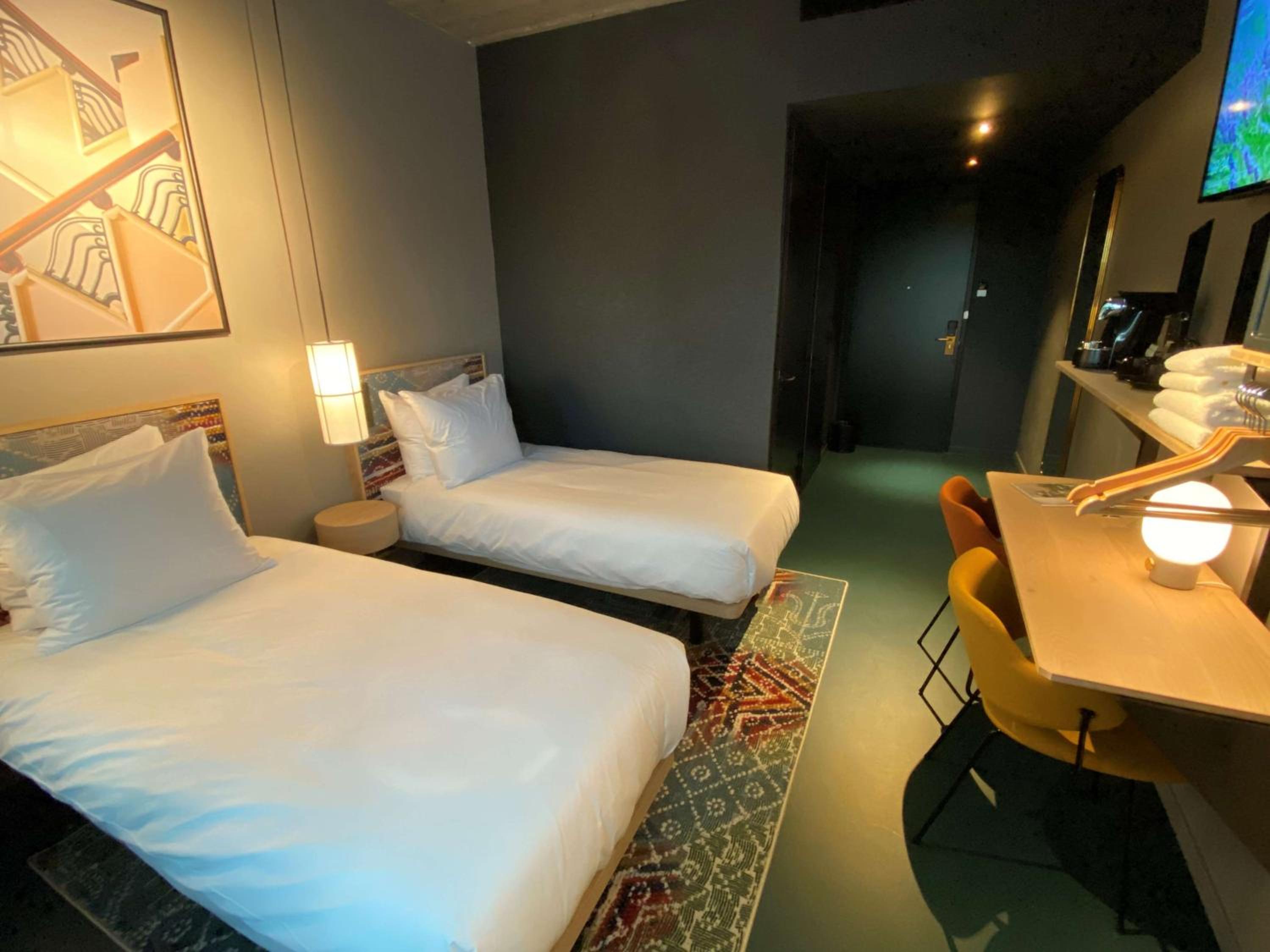 Business Twin Room - Non-Smoking