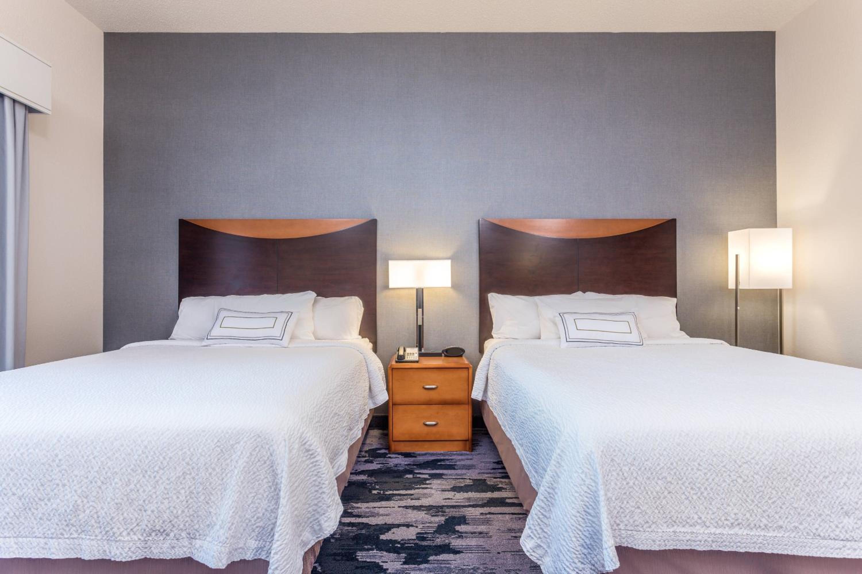 Queen Room with Two Queen Beds - Hearing Accessible
