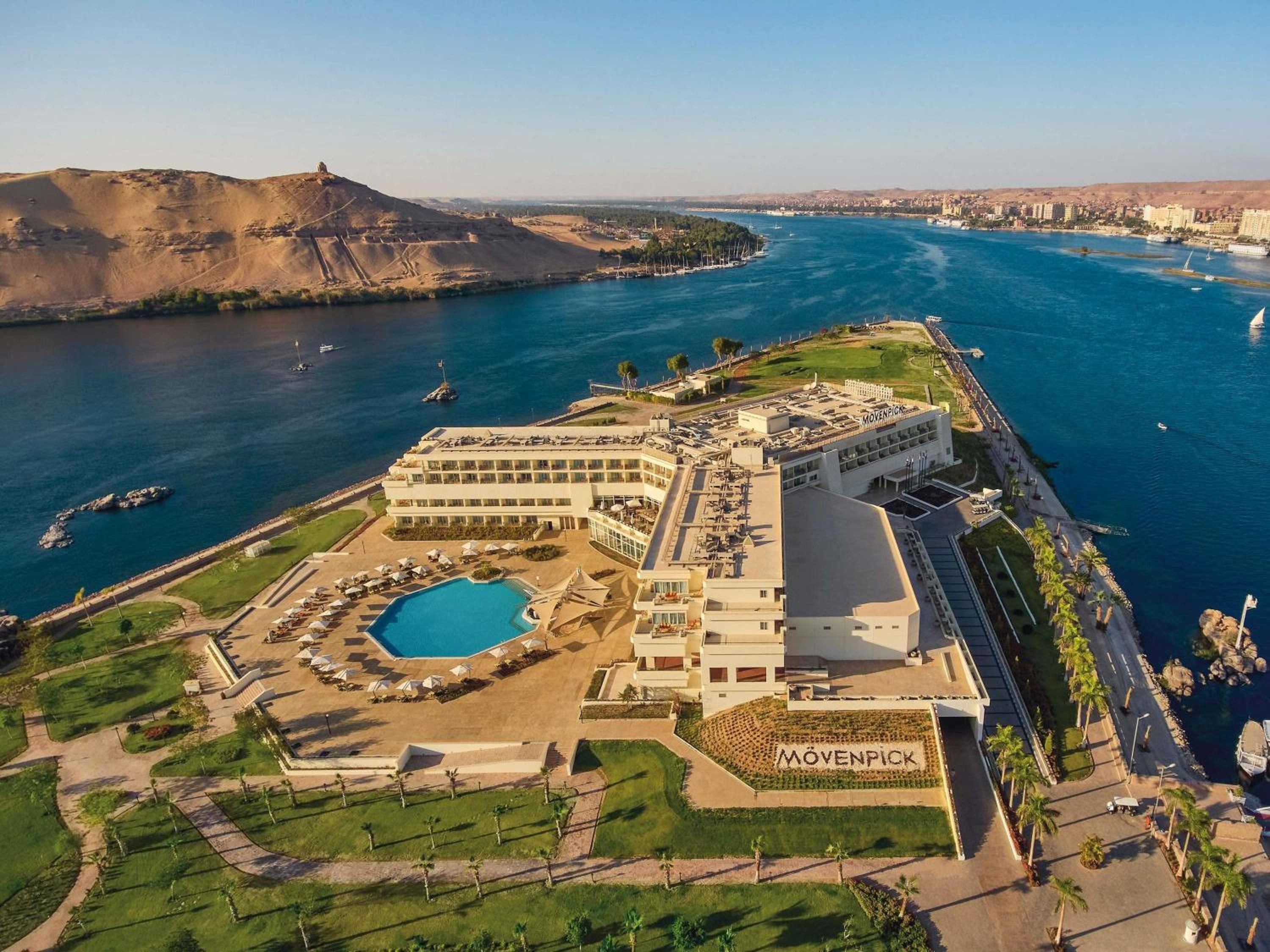 Standard King Room with Pool View