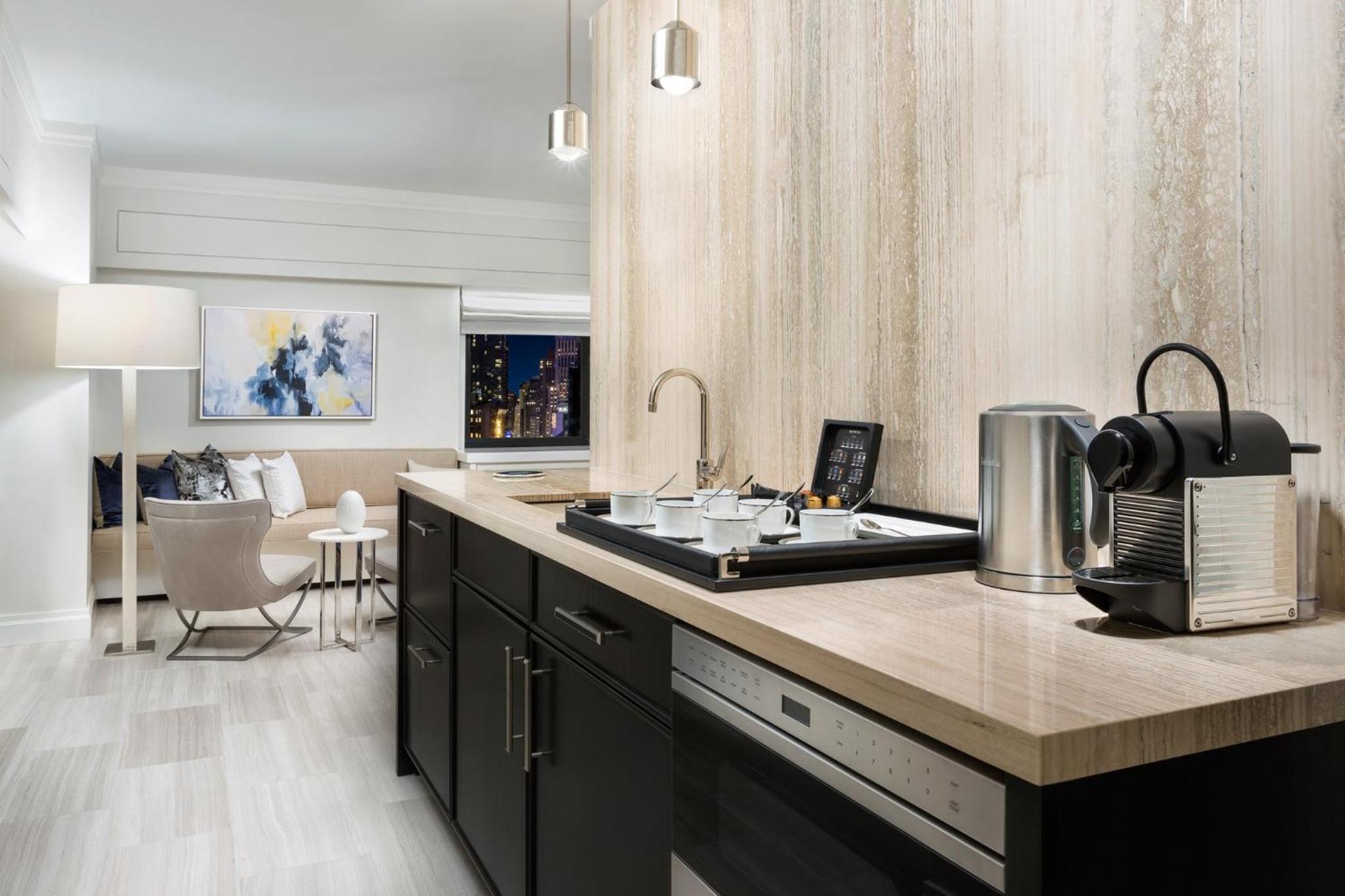 Presidential King Suite Manhattan Floor - Recently Renovated