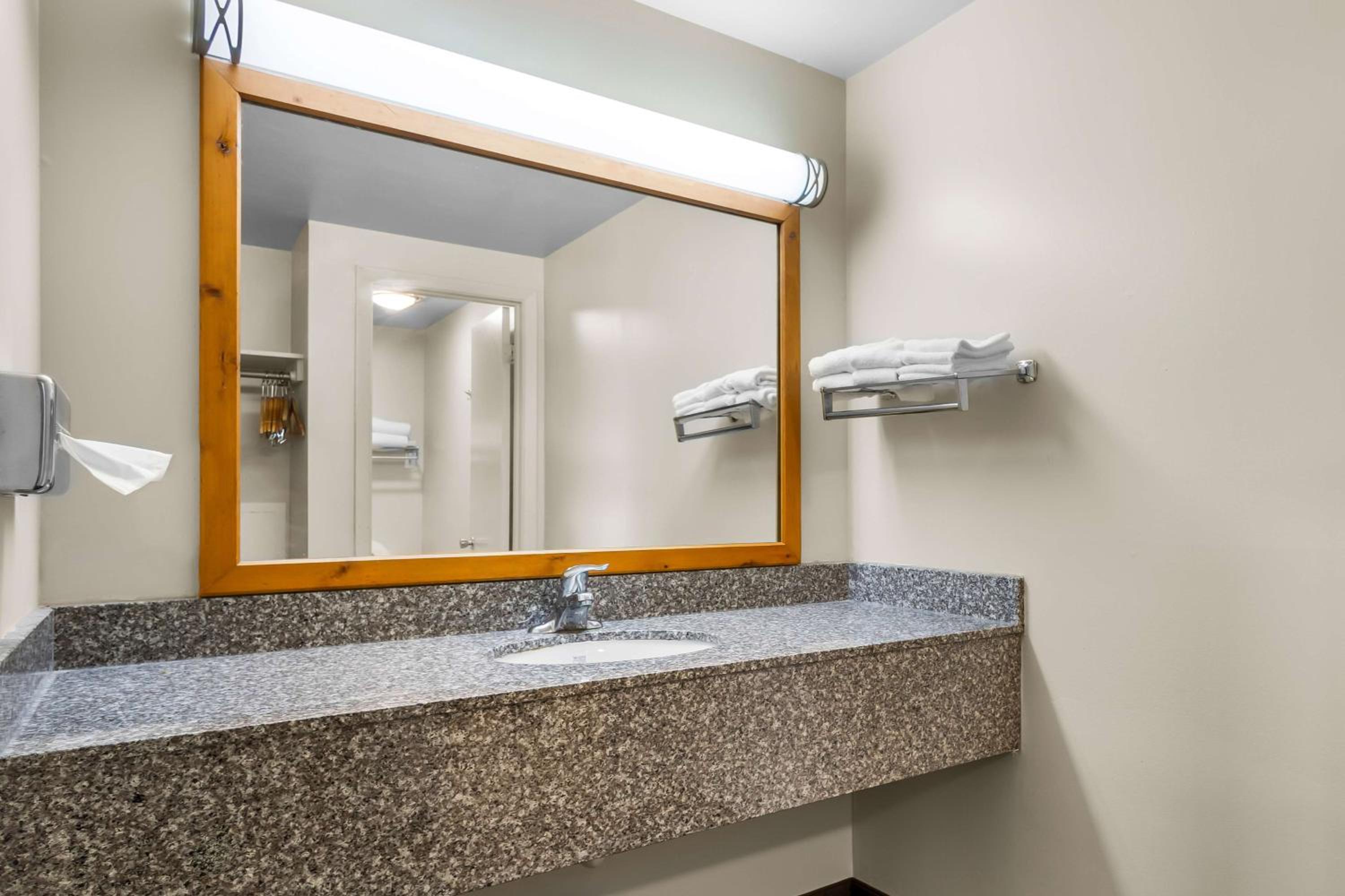 Two-Bedroom Twin Suite - Ground Floor/Non-Smoking