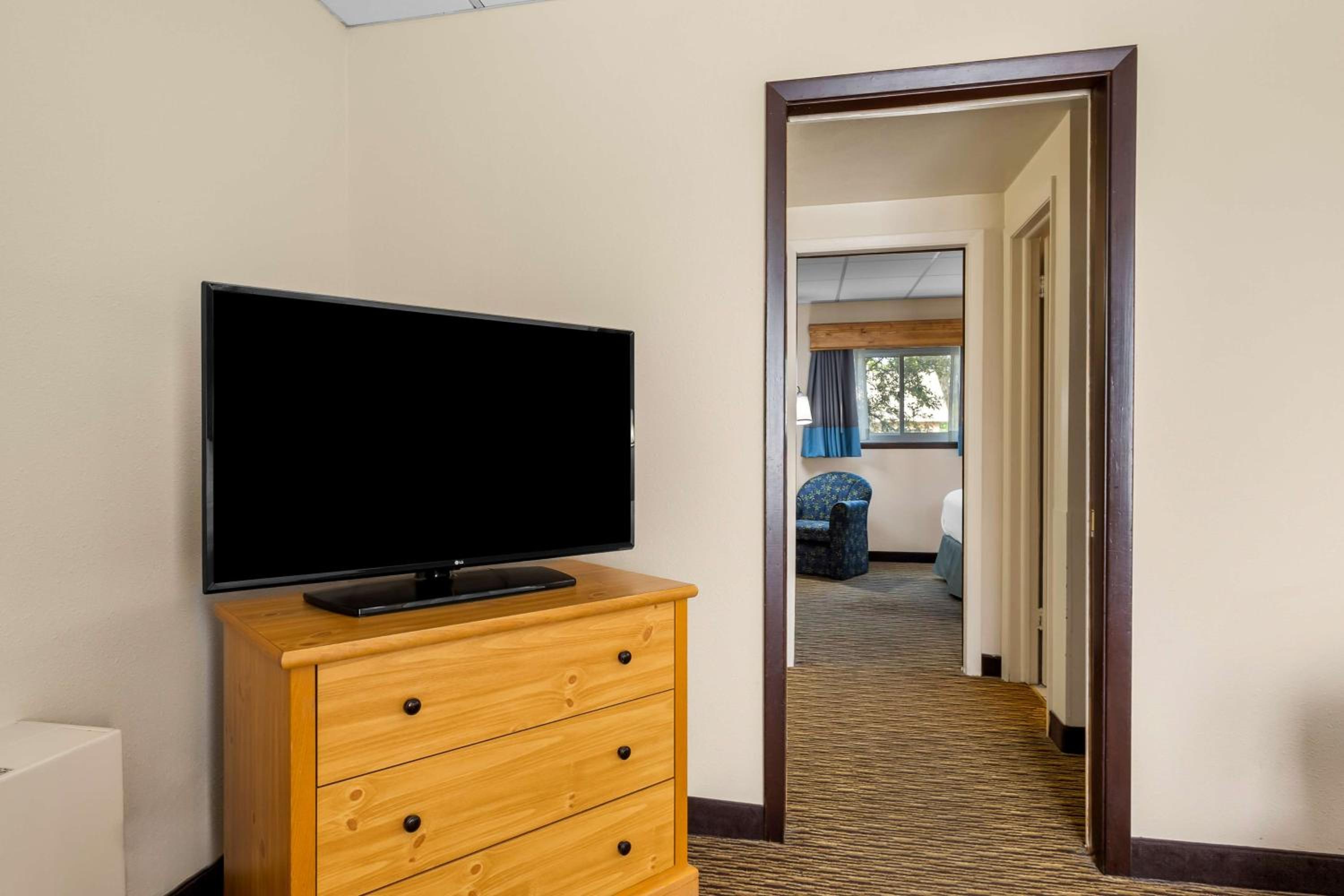 Two-Bedroom Queen Suite - Ground Floor/Non-Smoking