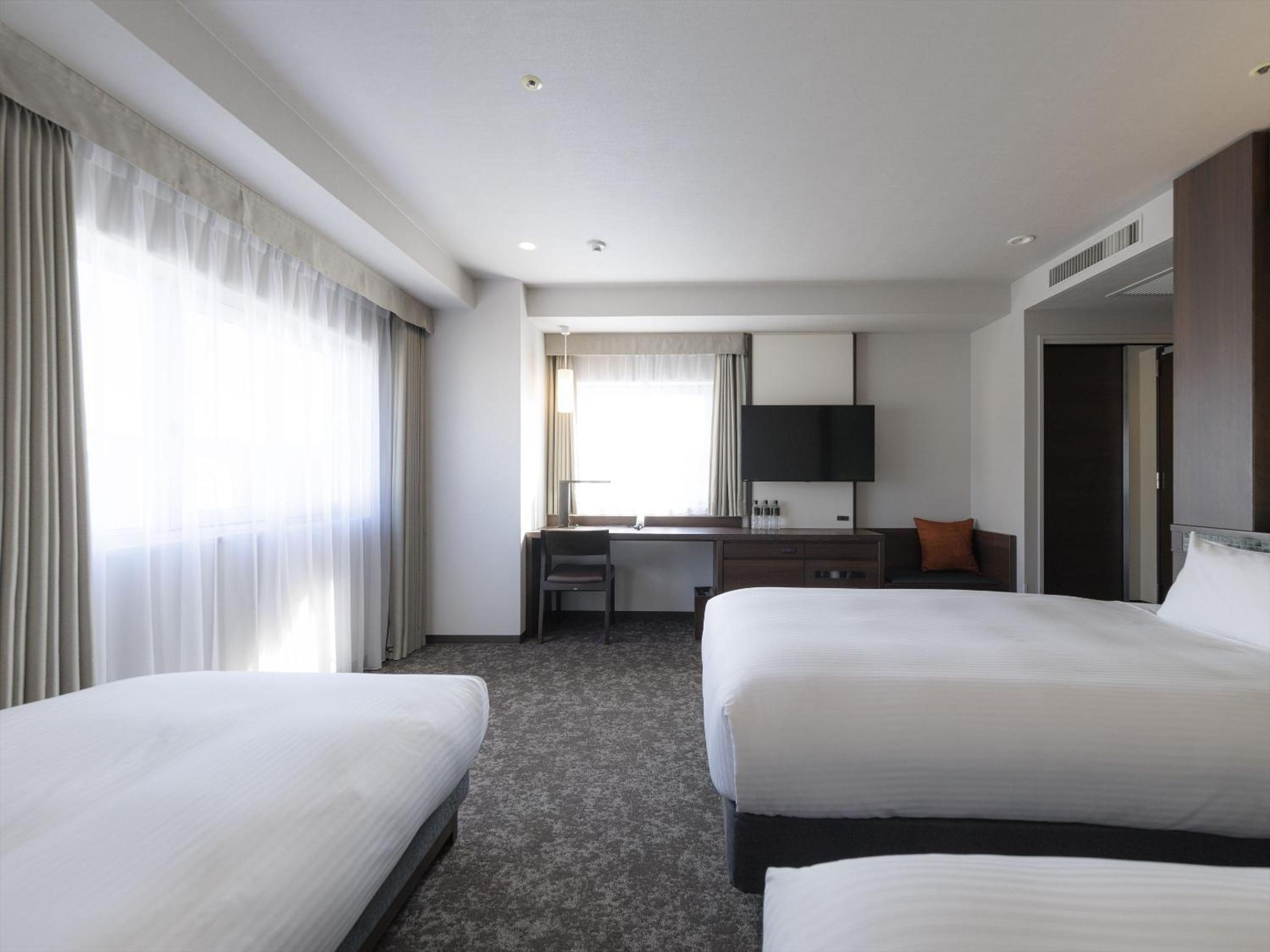 Deluxe Twin Room 3 Adult - Non-Smoking