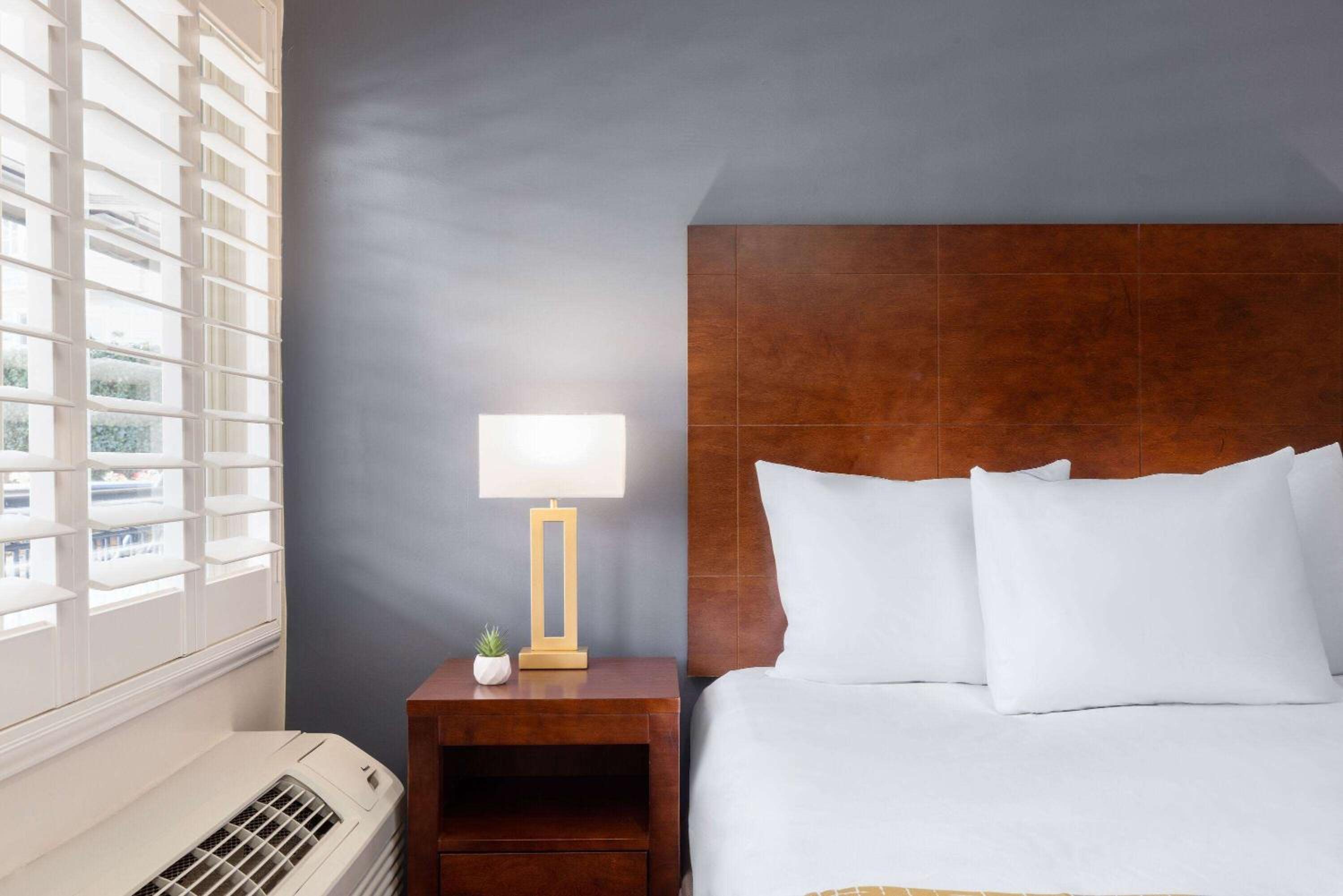 Double Room with Two Double Beds - Non-Smoking