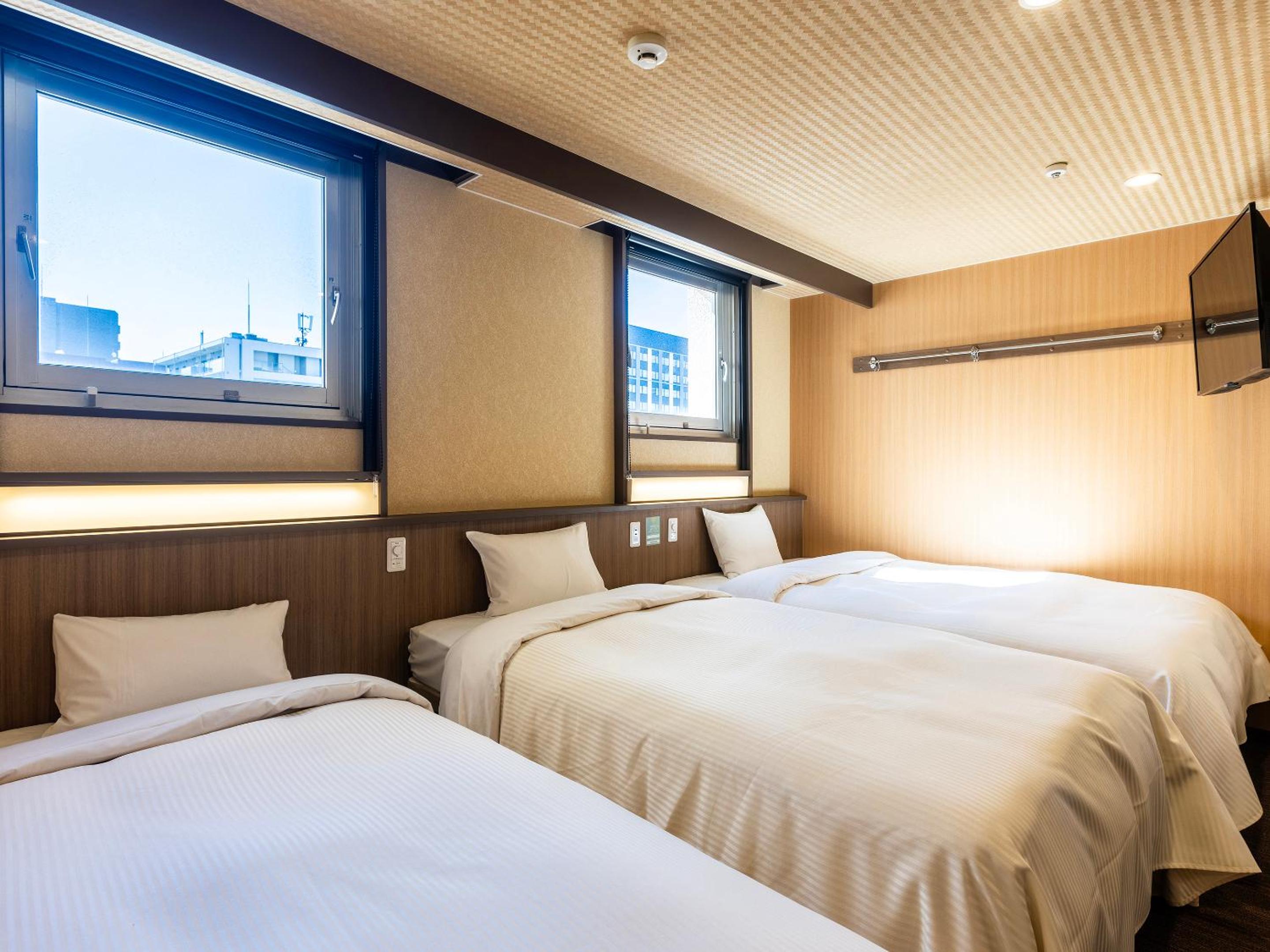 Deluxe Triple Room - Non-Smoking