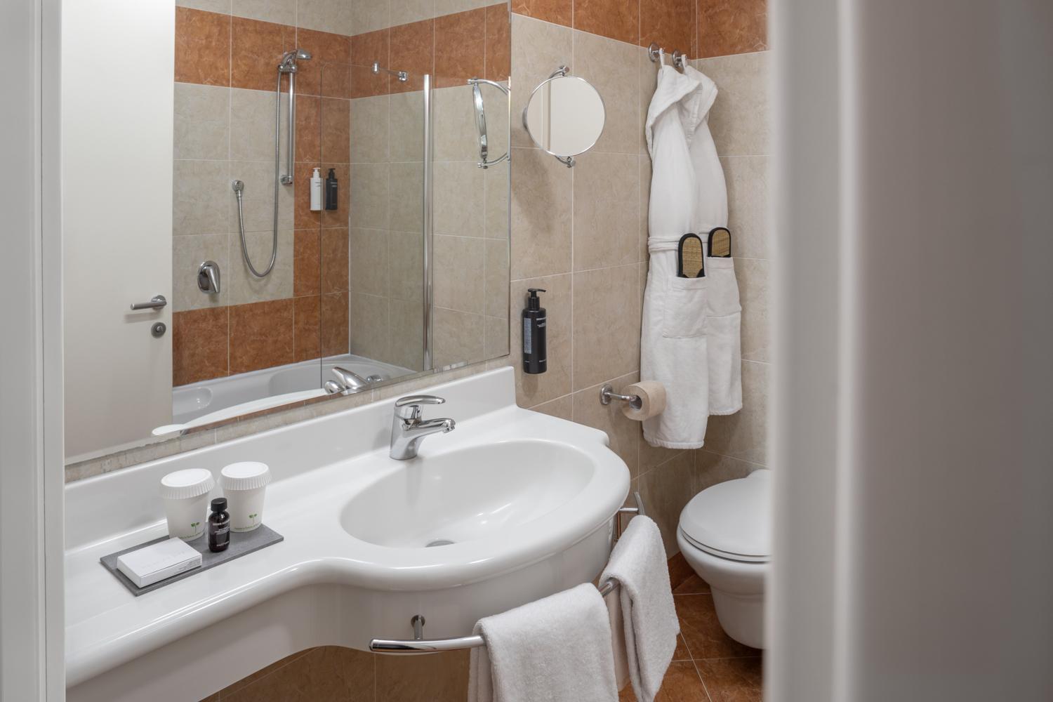 Economy Triple Room