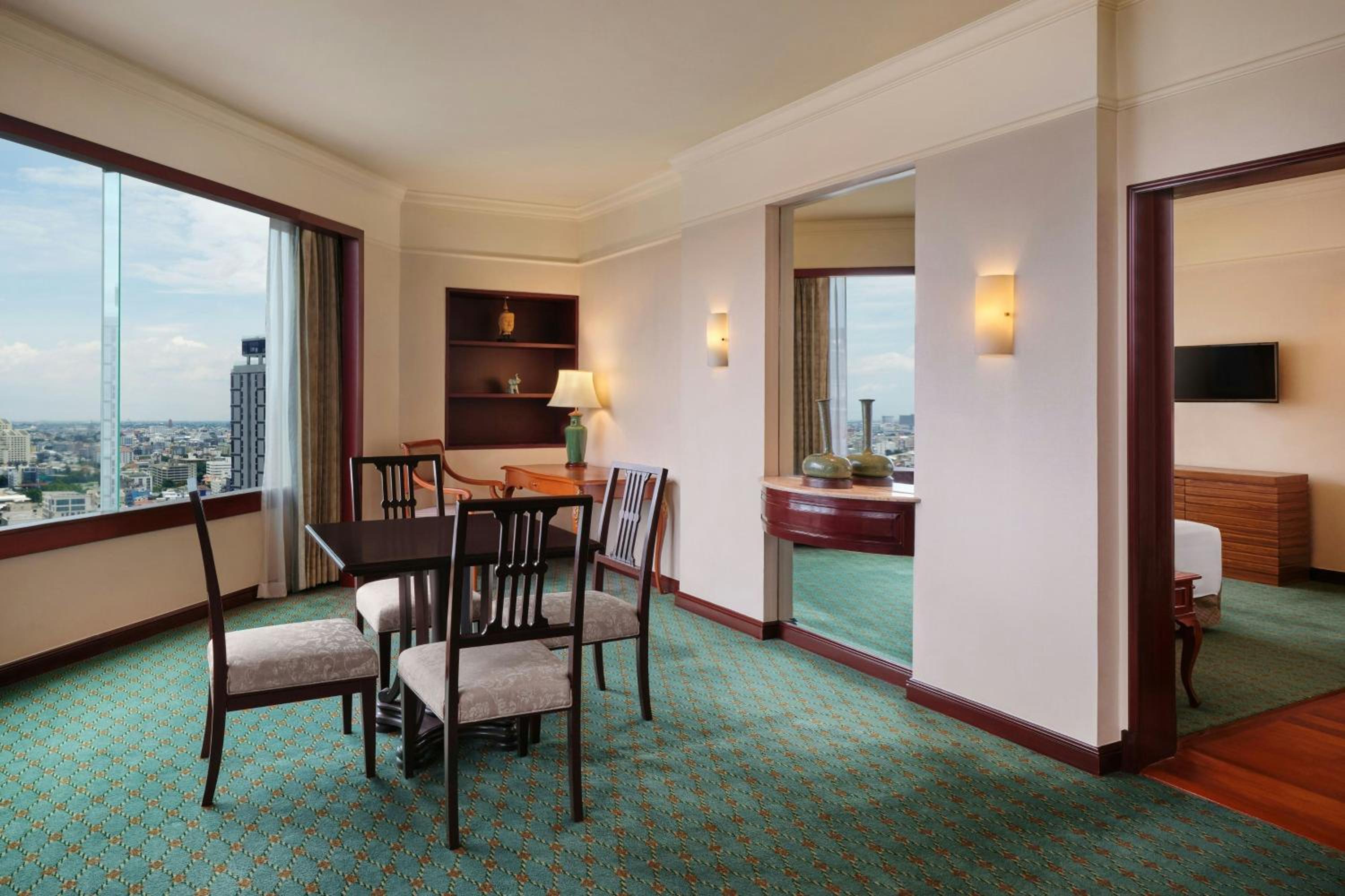 One-Bedroom Crest Suite