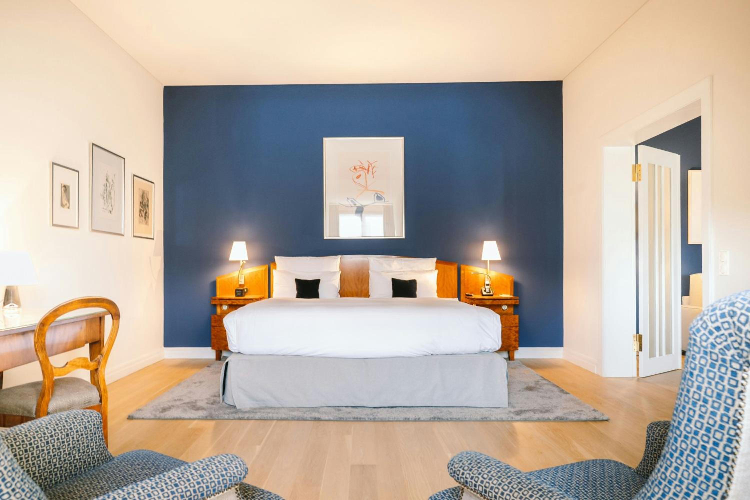 Double Suite with Sofa Bed and City View