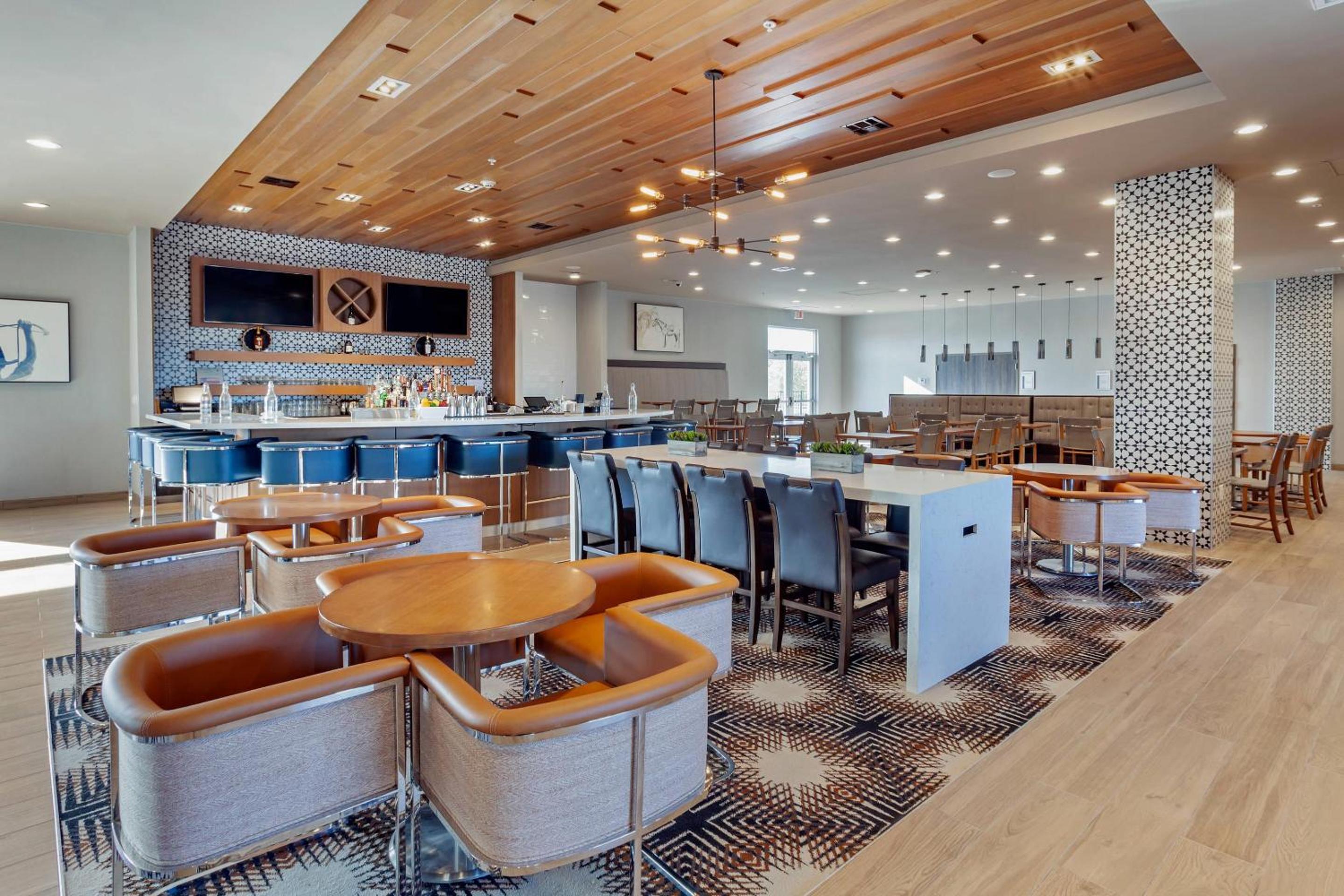 Queen Room with Two Queen Beds - Accessible/Non-Smoking 