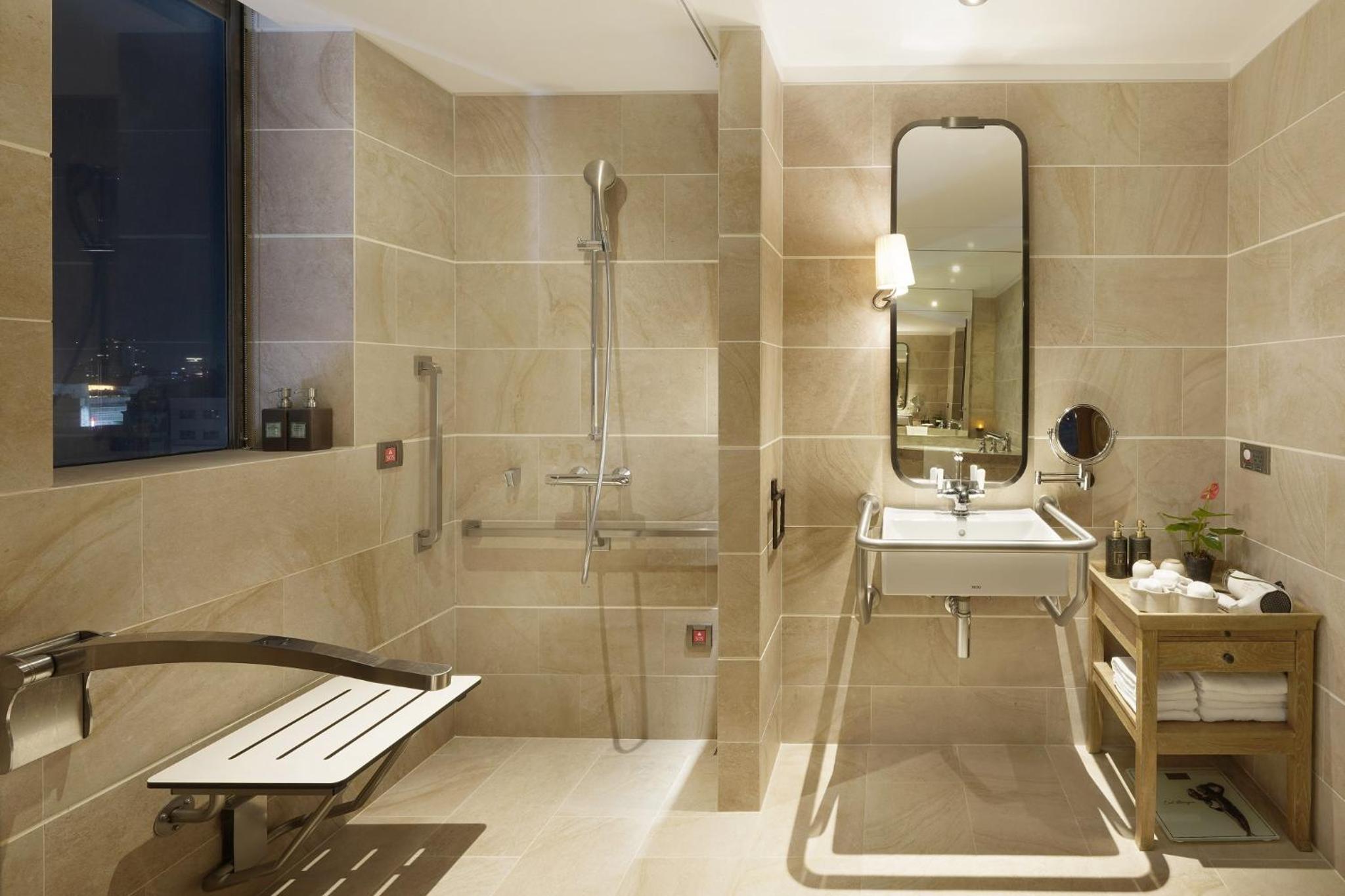 Superior Queen Room - Accessible Room