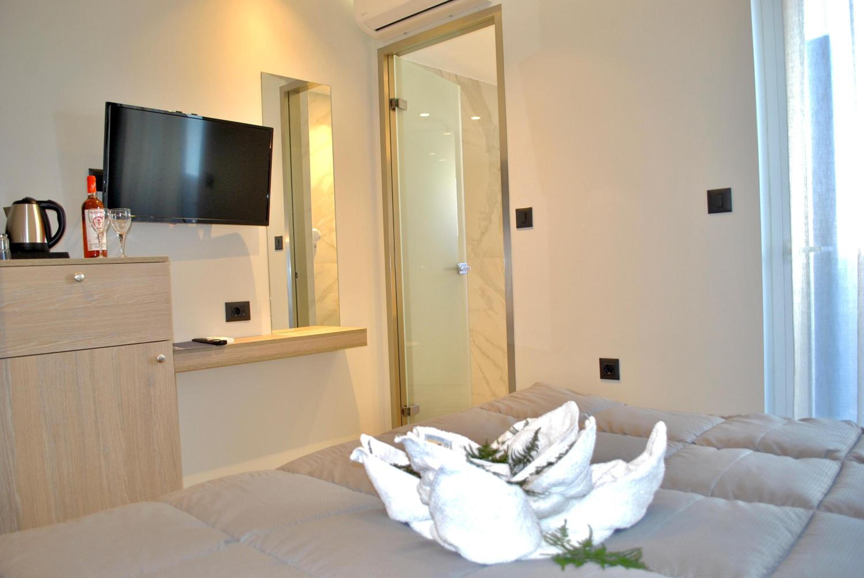 Deluxe Double or Twin Room with Balcony