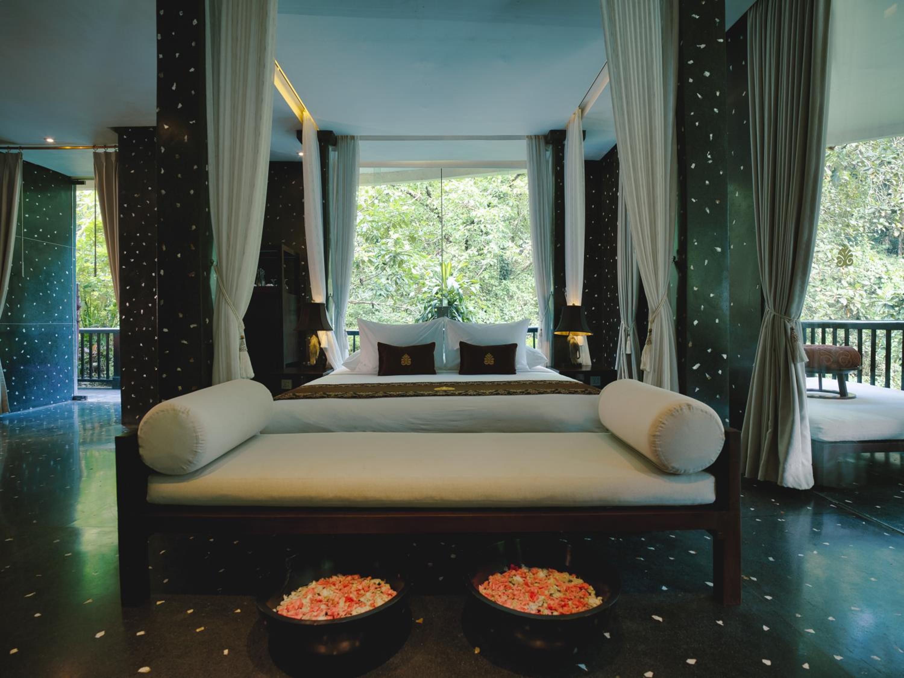 Suite with Spa Access