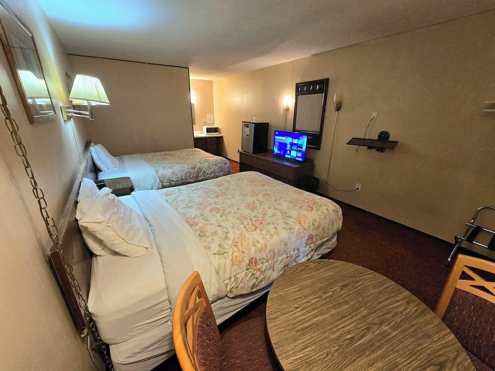 Room, 2 Queen Beds, Non Smoking