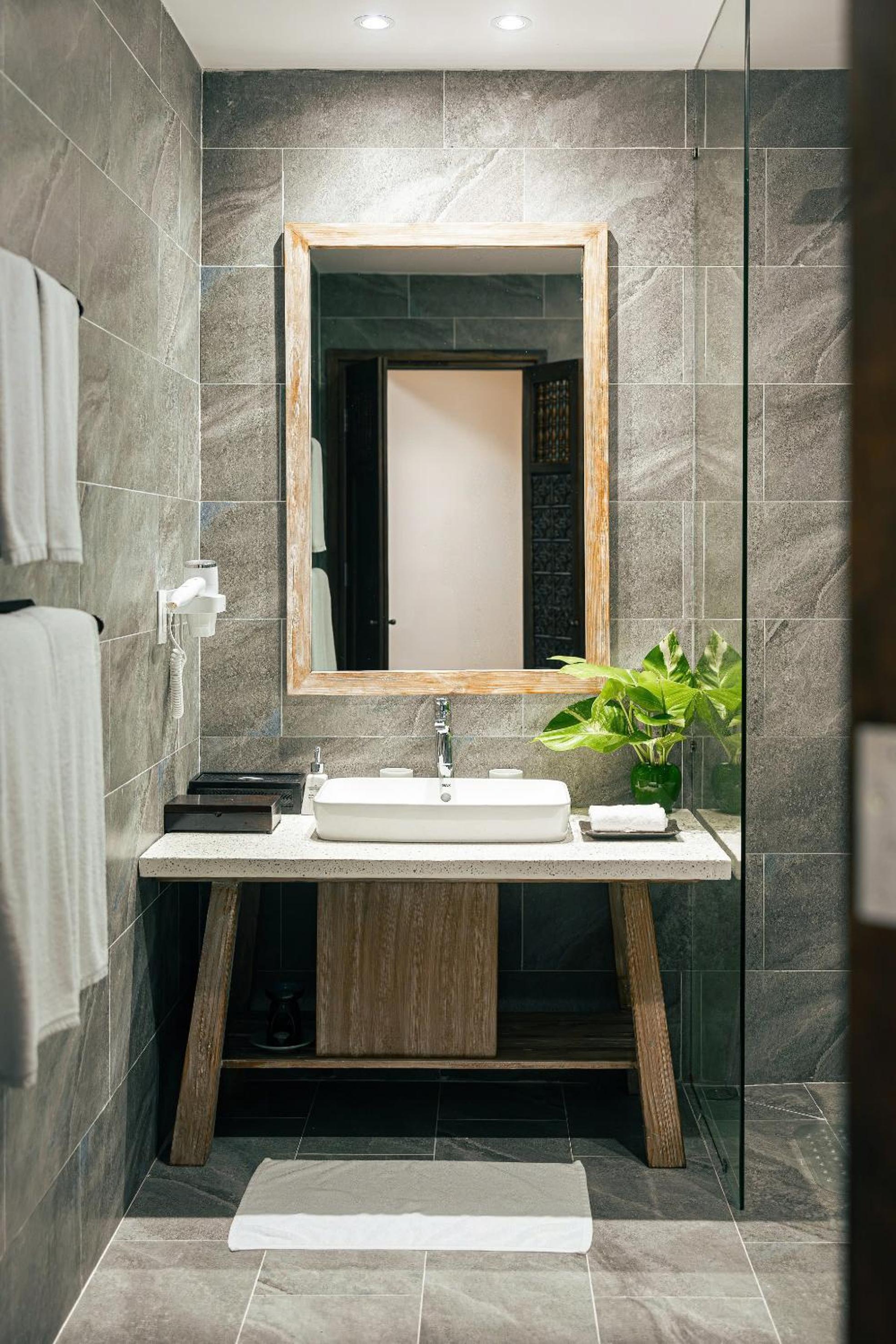 03 Bedroom Villa with Garden View