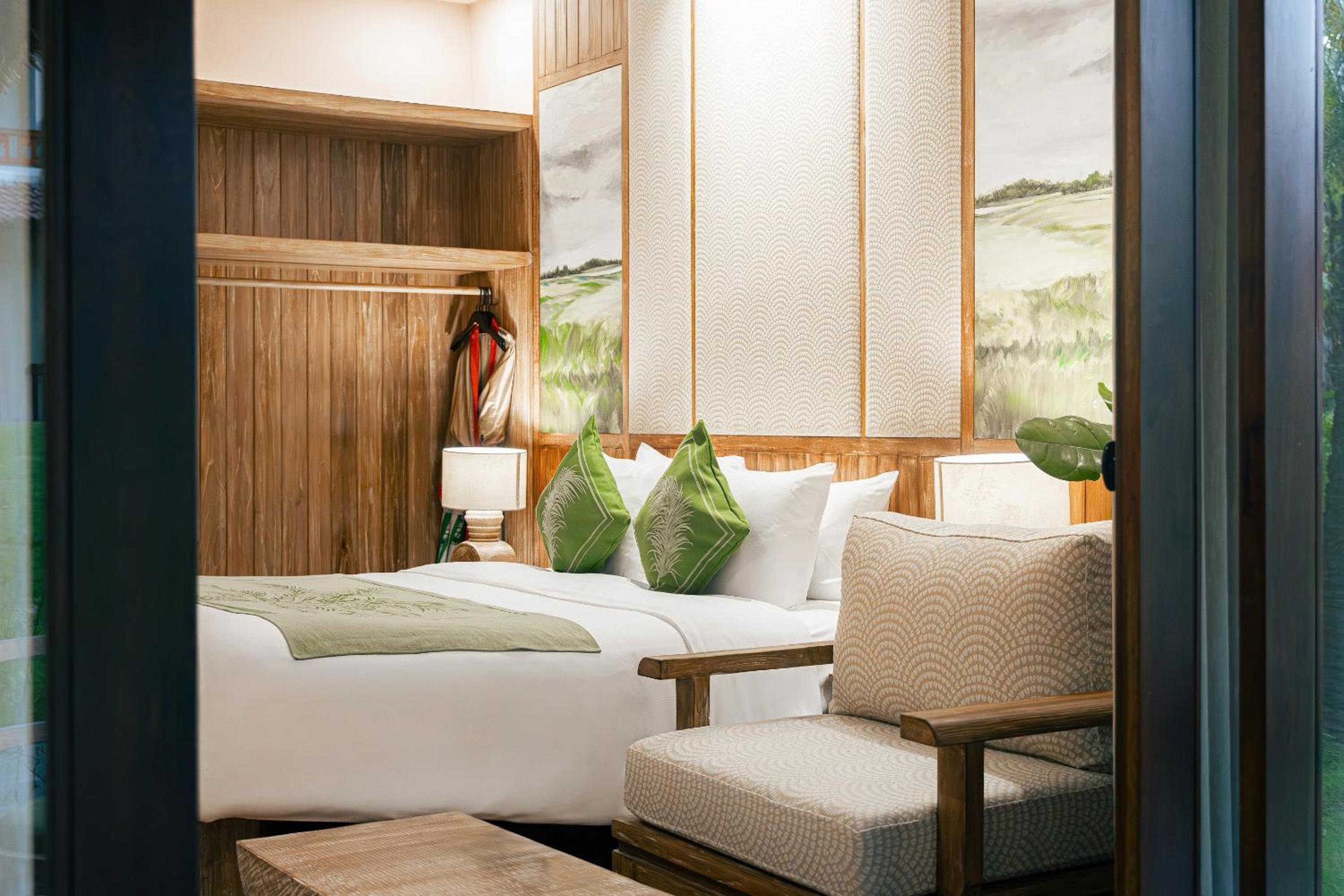 03 Bedroom Villa with Garden View