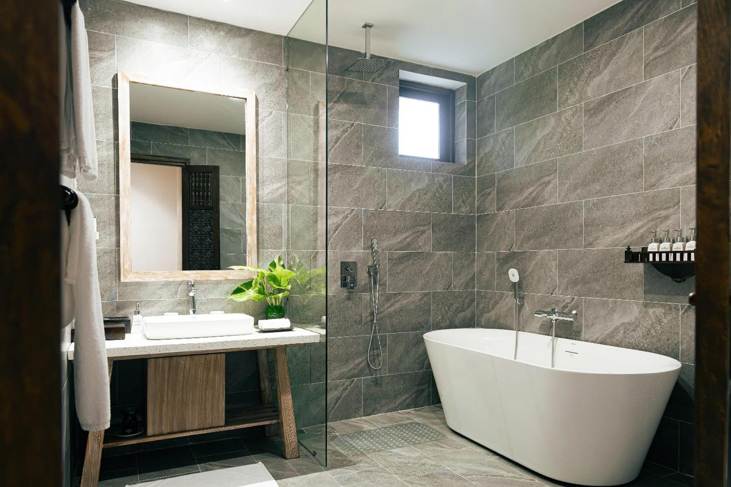 03 Bedroom Villa with Garden View