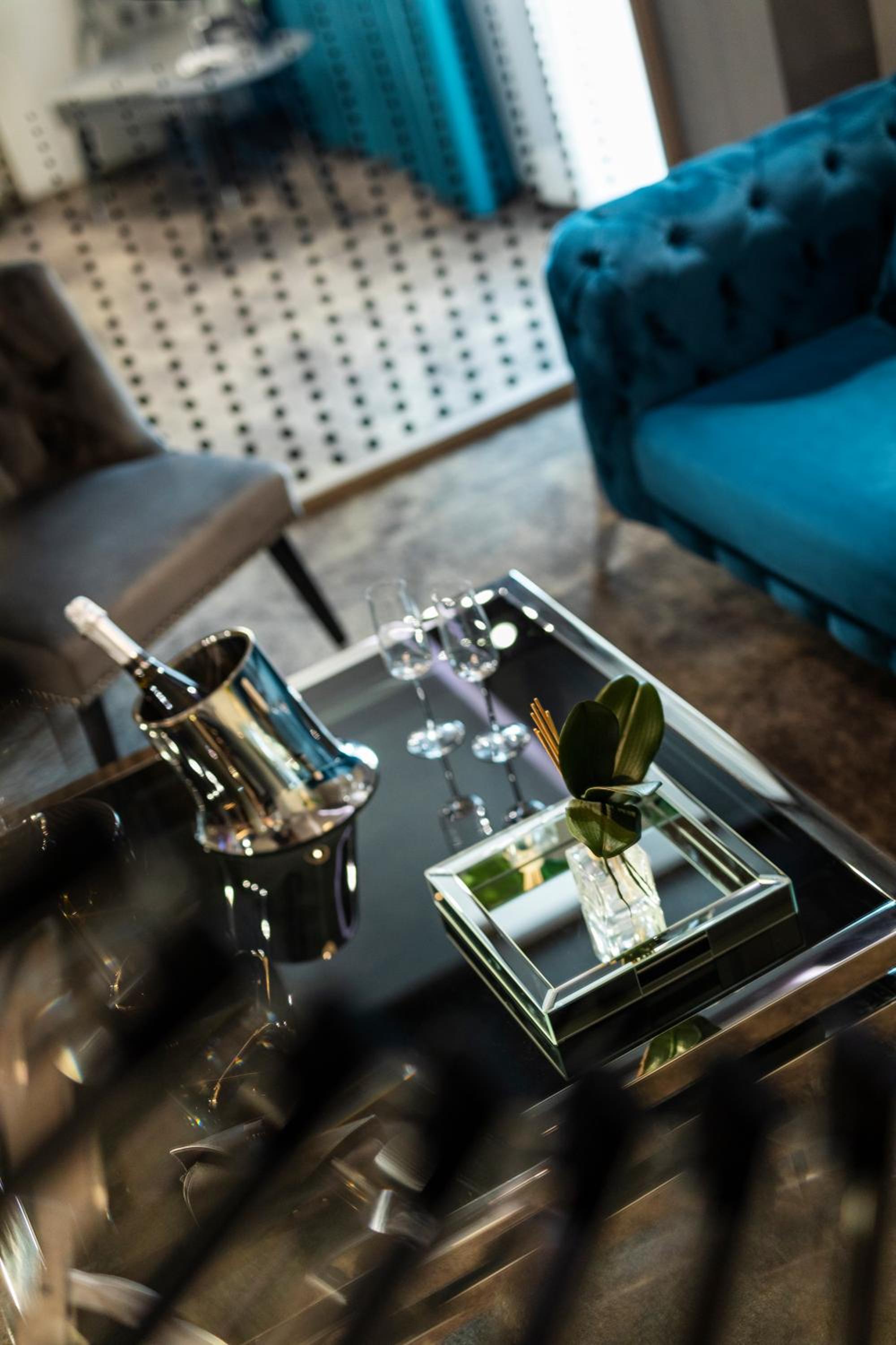 Superior King Suite