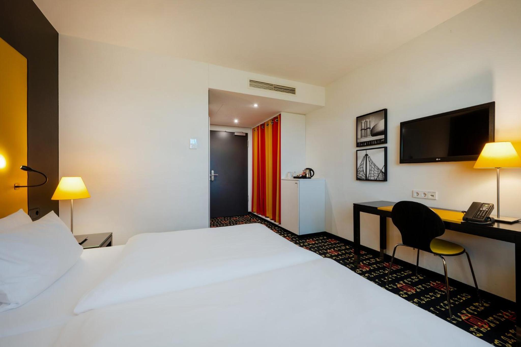 Standard Twin Room with Garden View