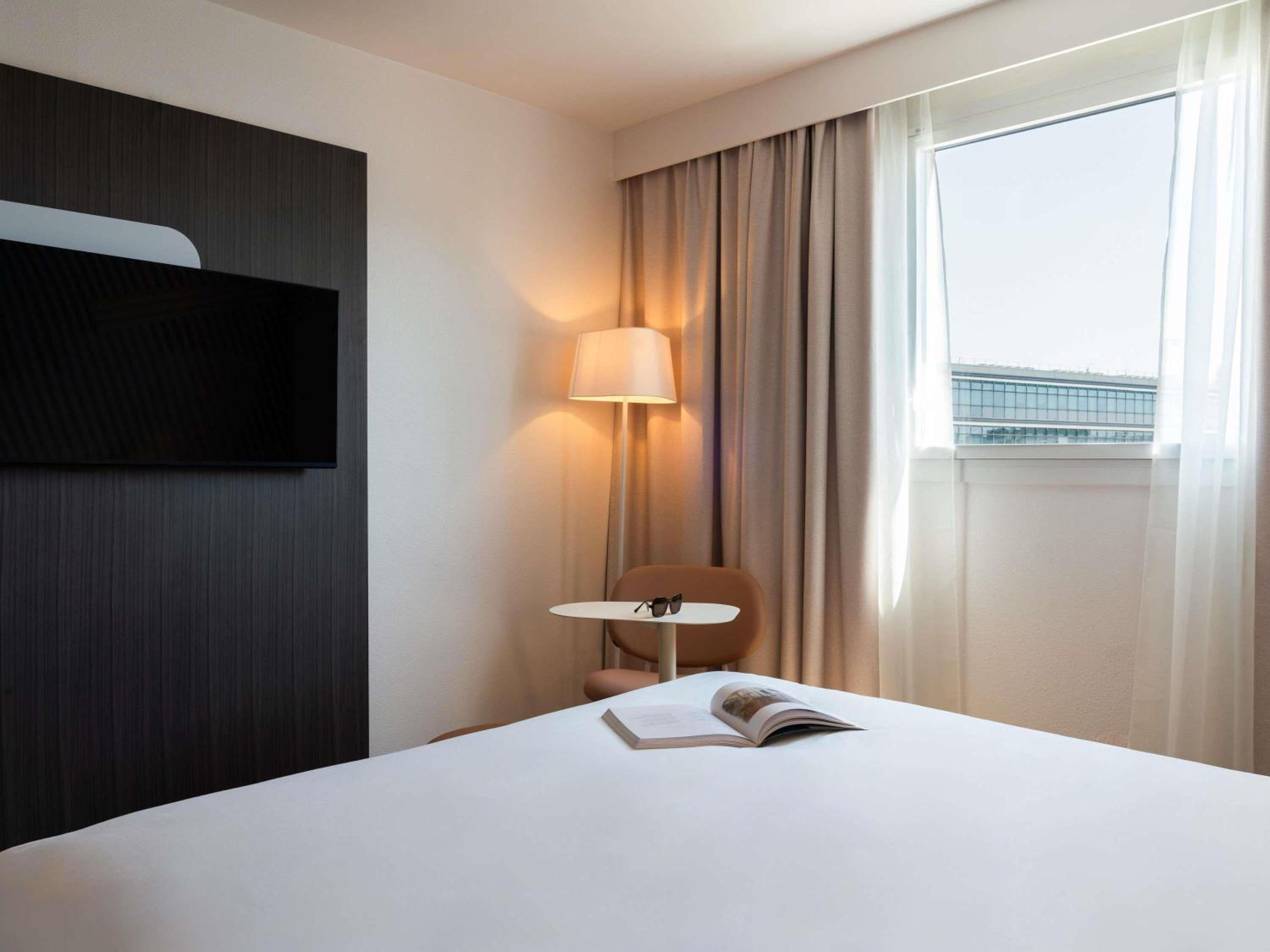 Comfort Queen Room with Garden View