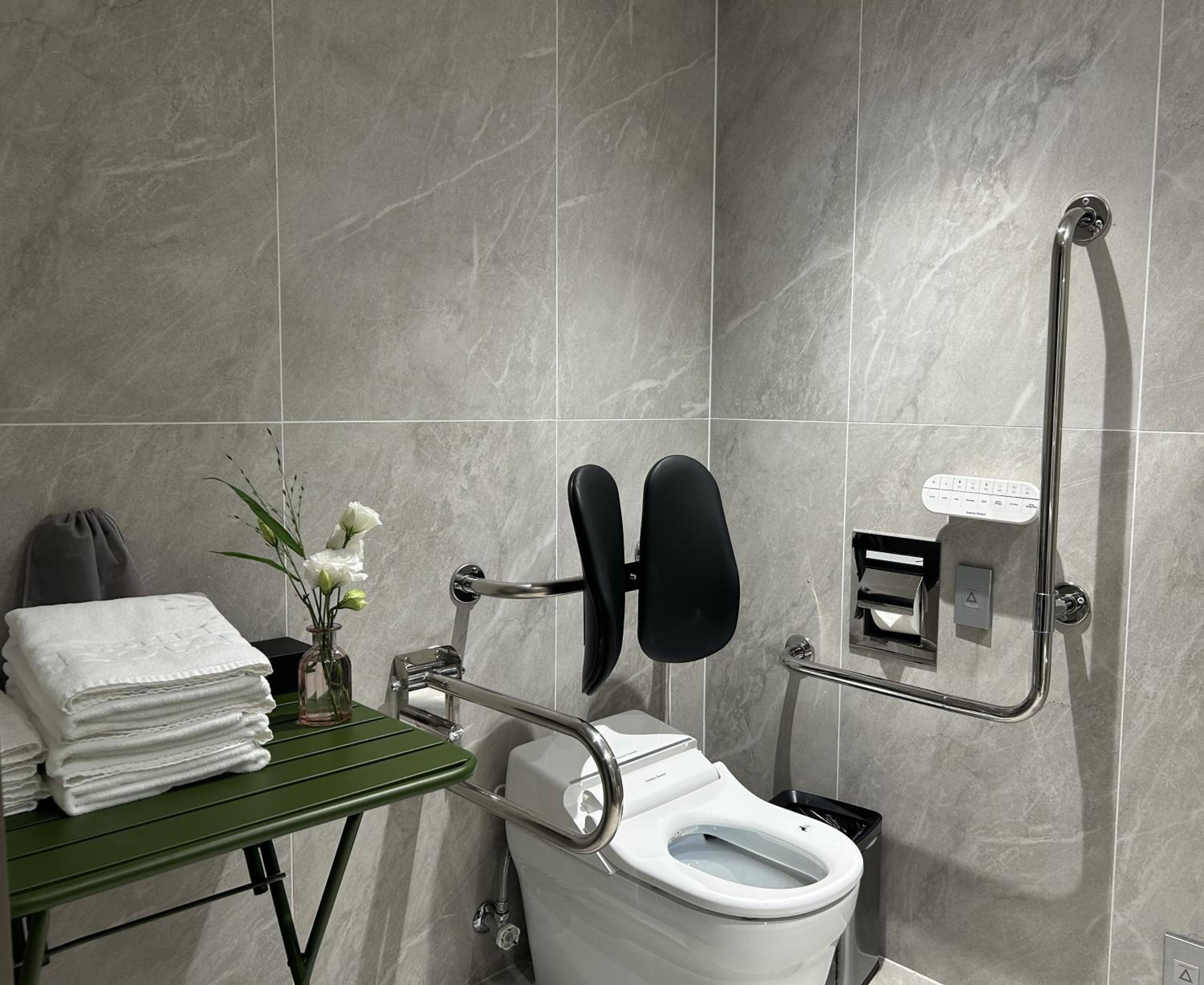 Accessible Room - Deluxe Family Room