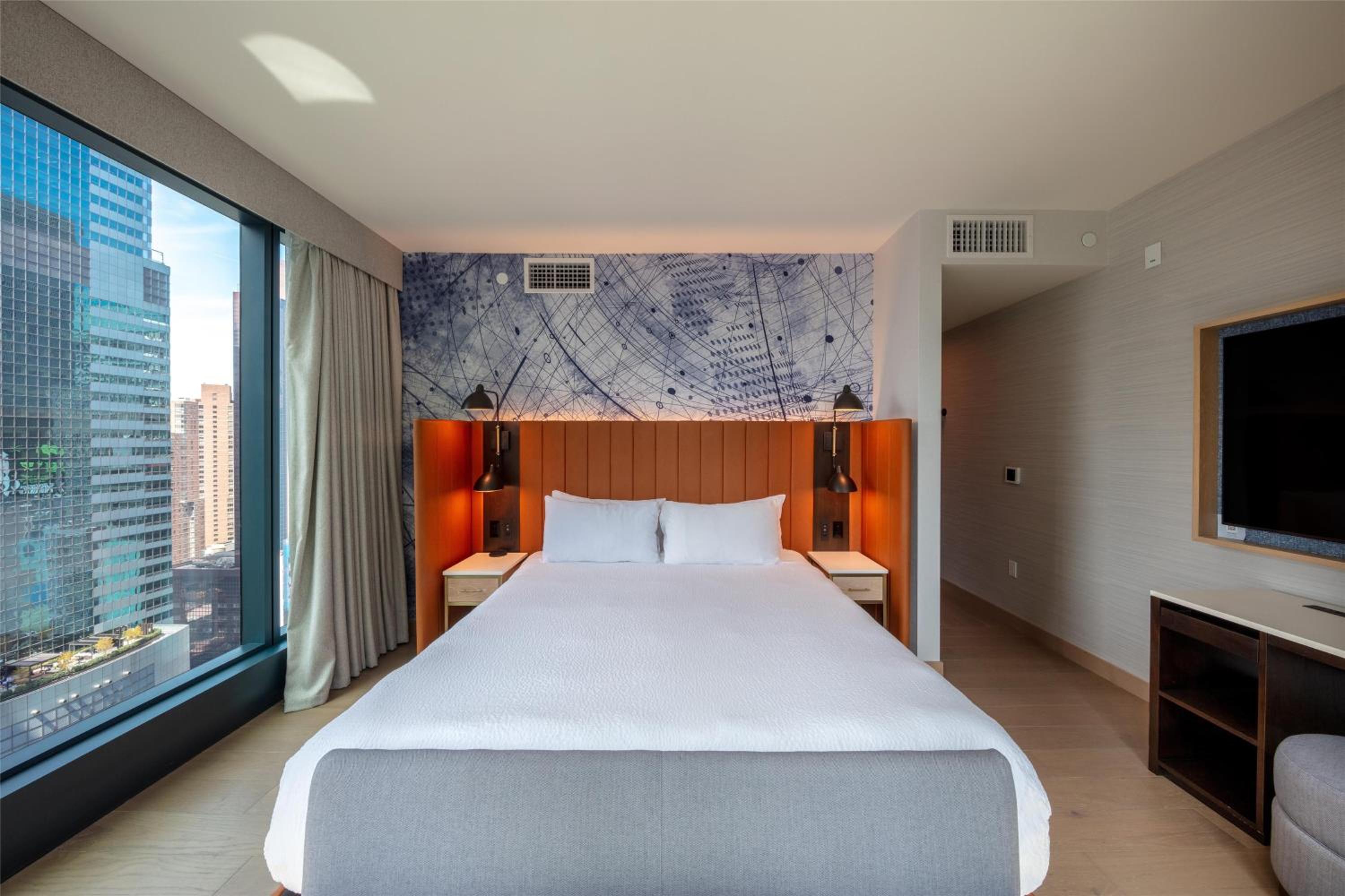 Corner King Room with Square View - Hearing Accessible