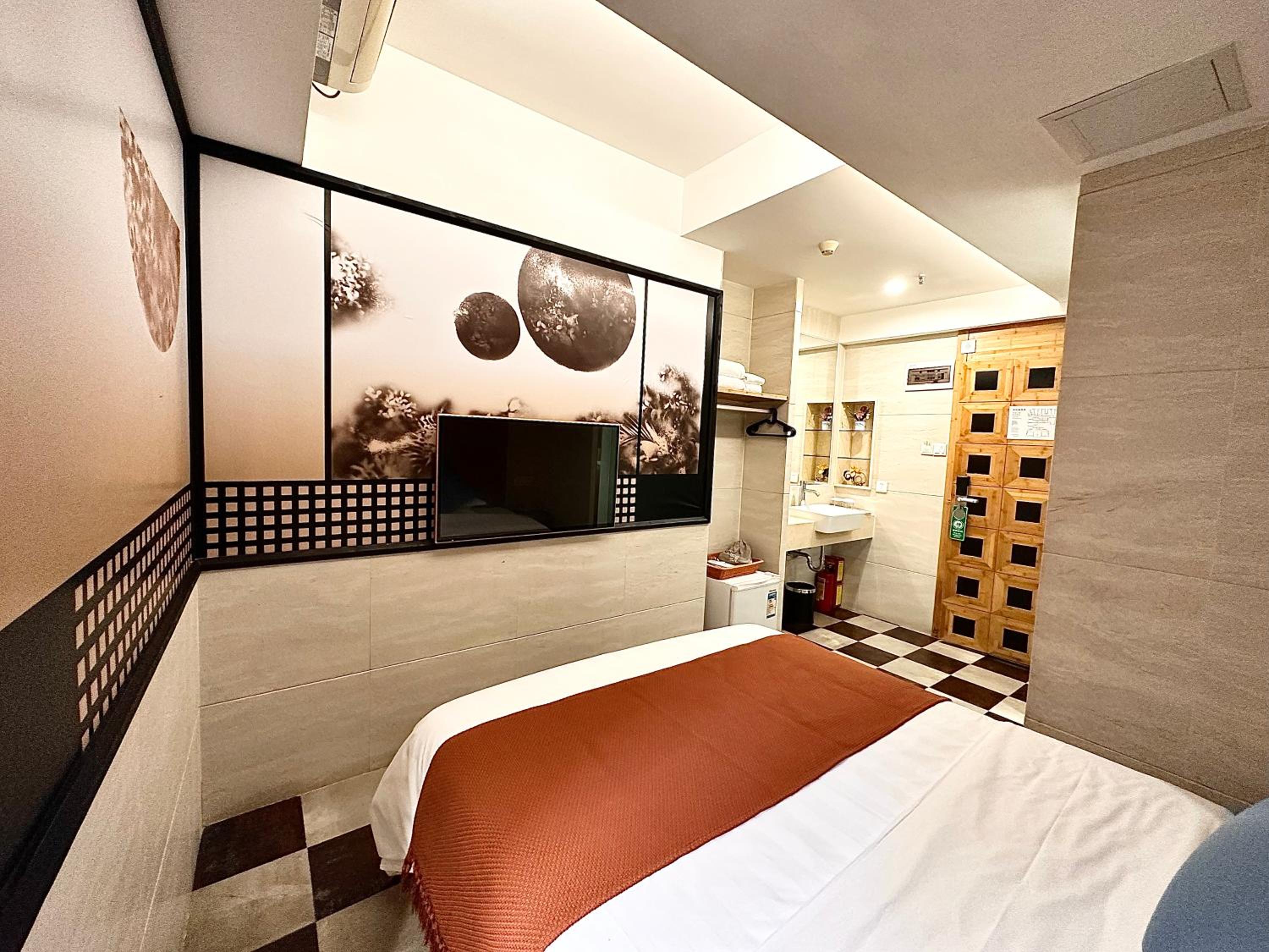 Exquisite Queen Room