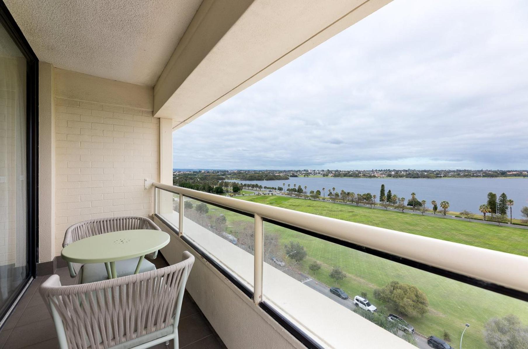 Premium King Room with Balcony and Swan River View