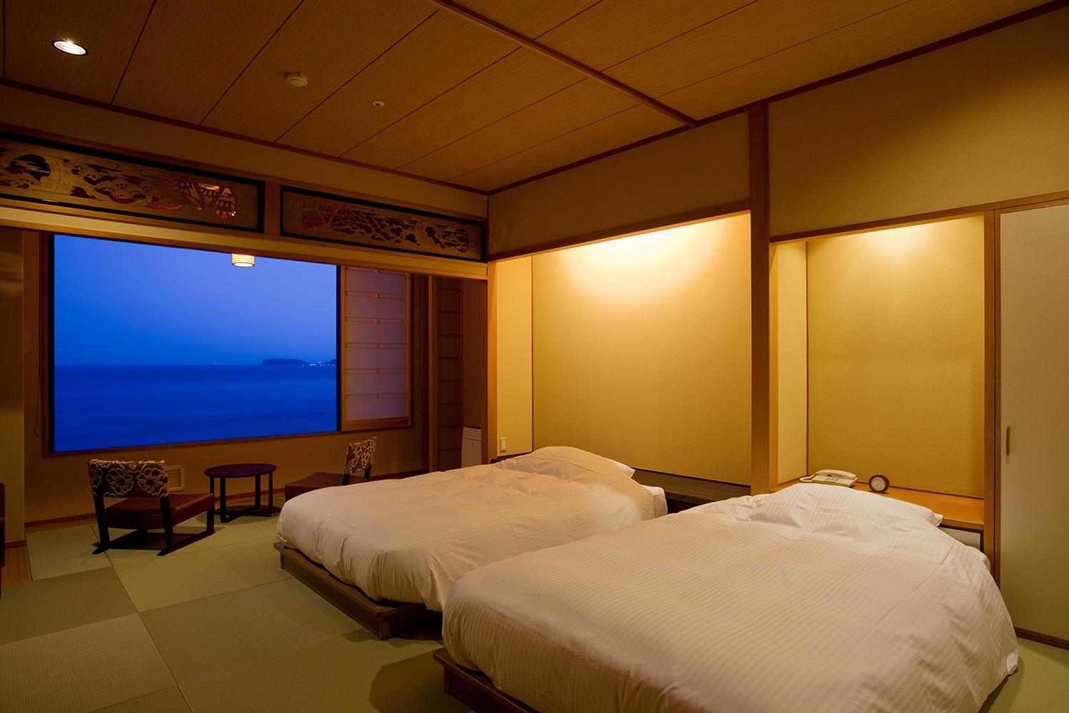 Twin Room - Non-Smoking (4th-5th Floor) (Breakfast)