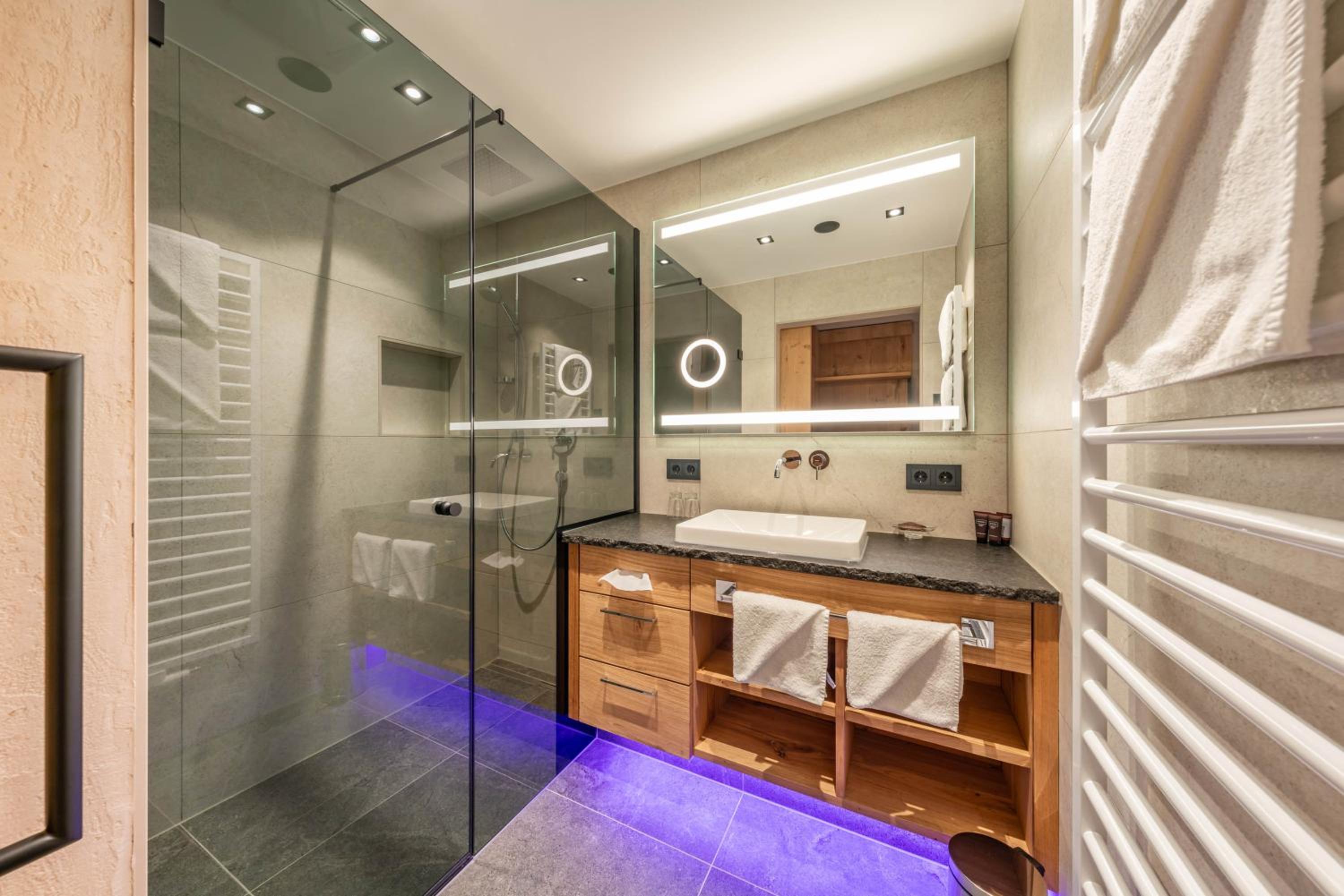 Deluxe Double Room with Extra Bed