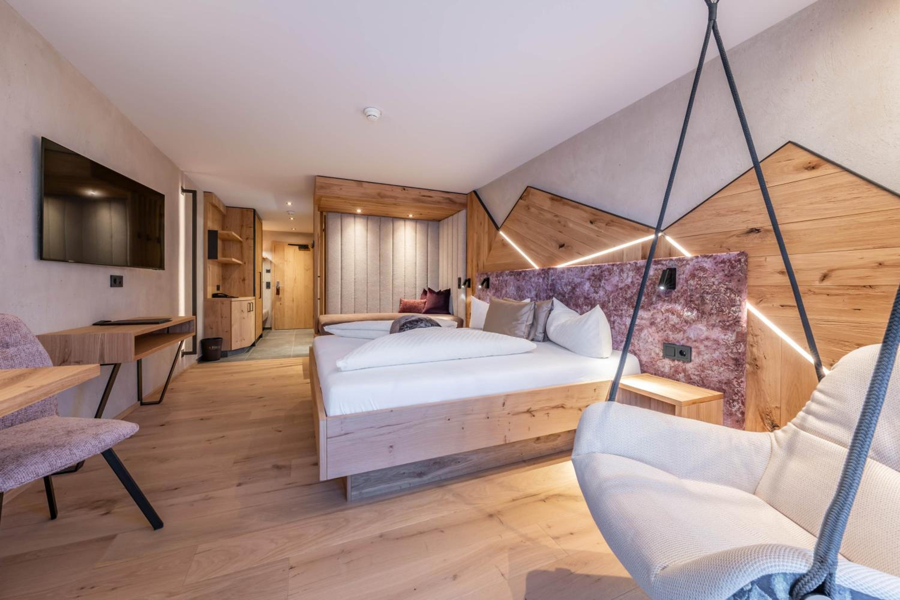 Deluxe Double Room with Extra Bed