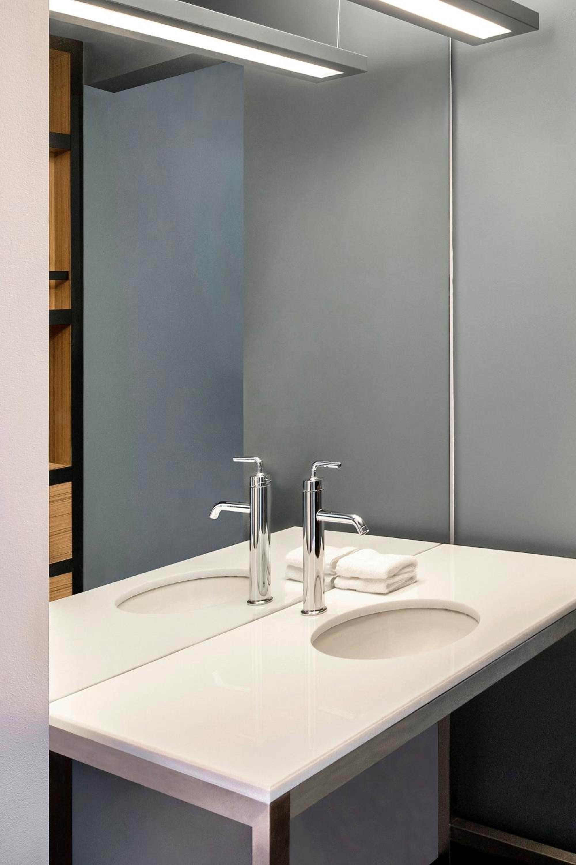 Aloft, 1 King Bed, Guest room, 1 King (Hearing Accessible)