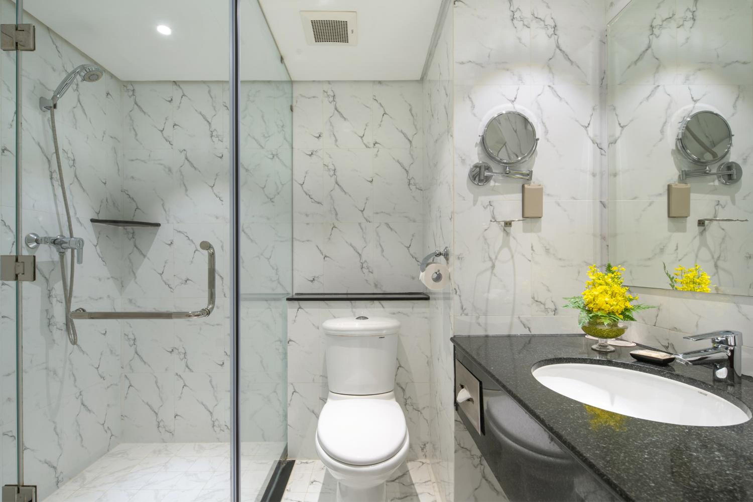 Club Single with Executive Lounge Access