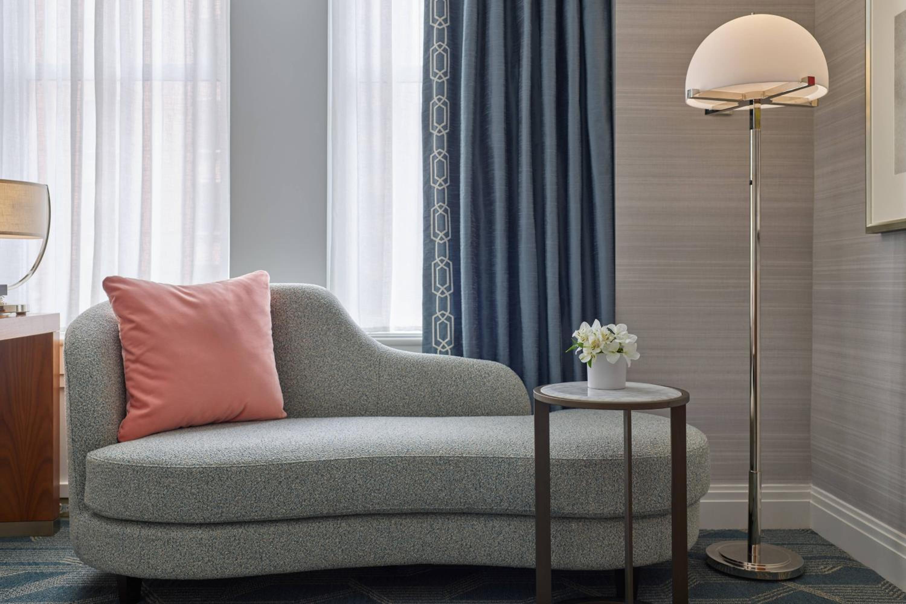 One-Bedroom Royal King Suite with City View