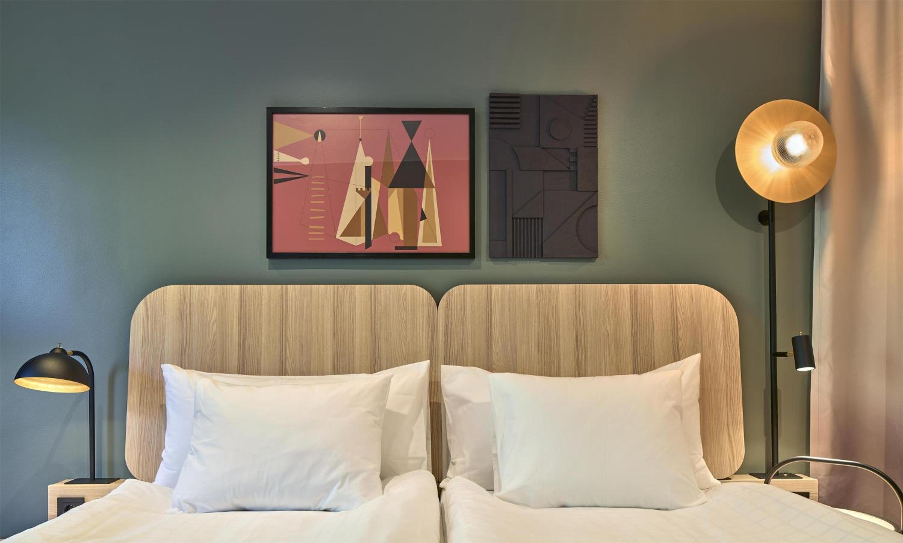 Family Room Without Window