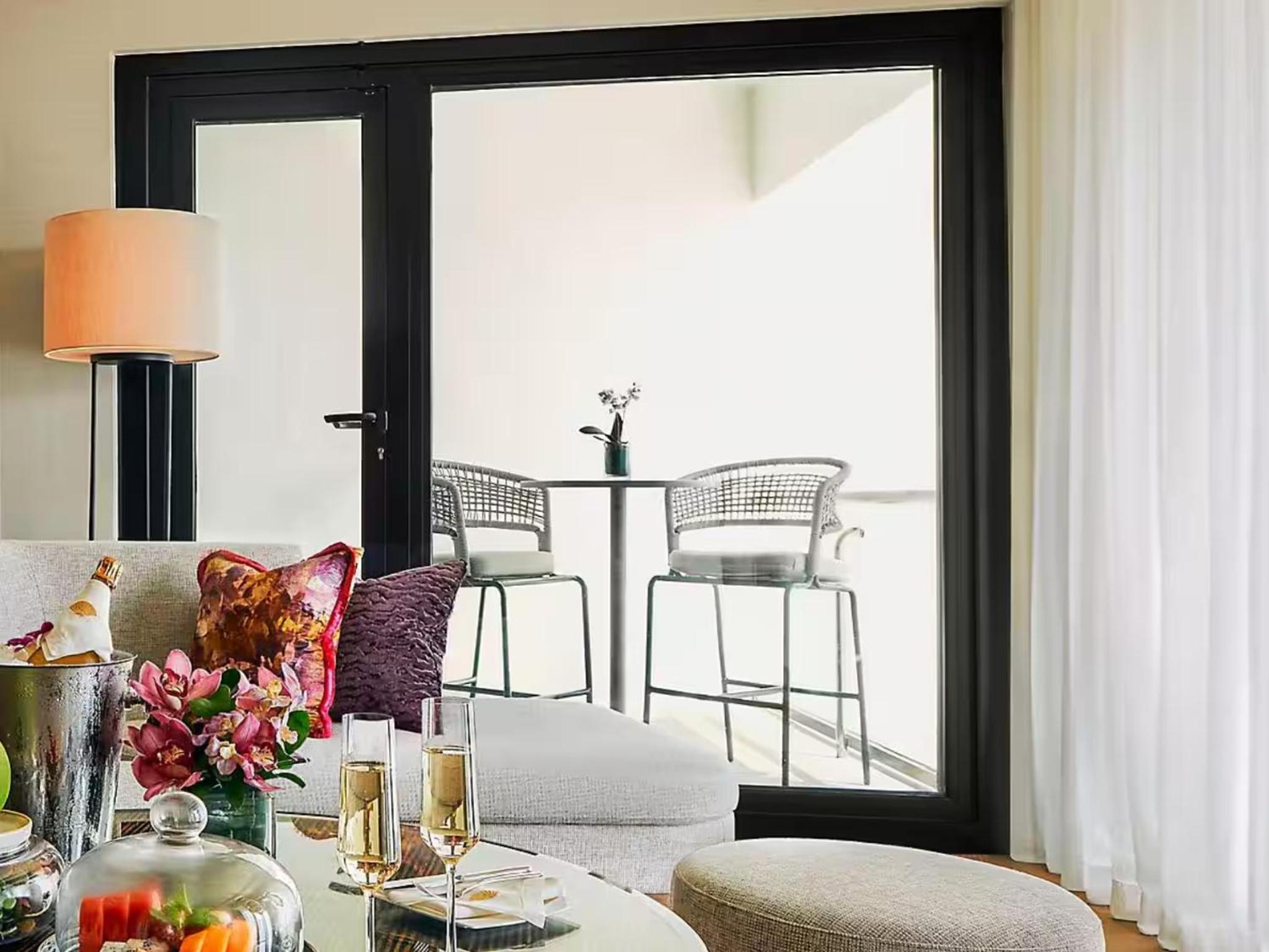 Marina Bay Suite with Balcony Twin