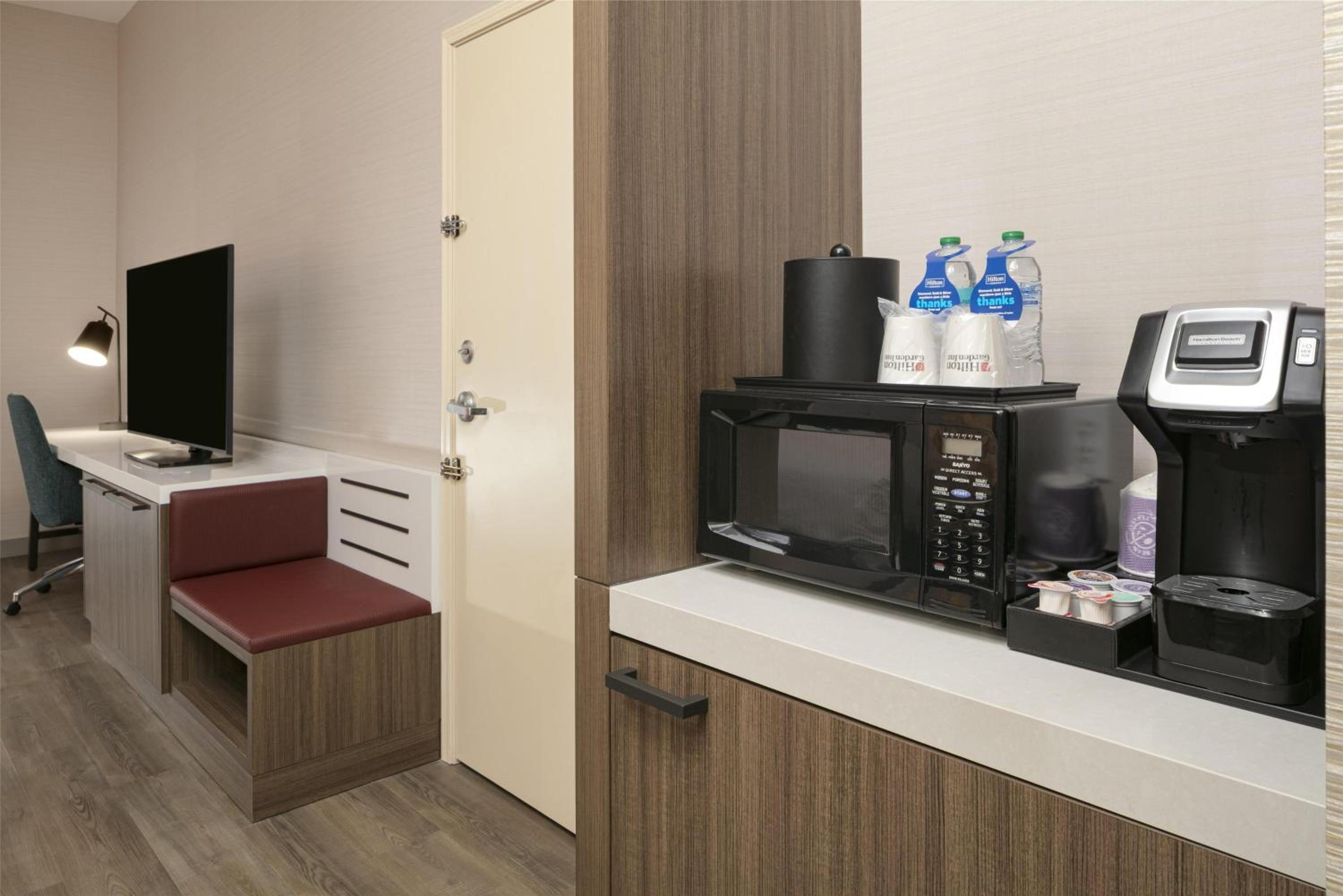 King Room with Accessible Tub - Mobility Access