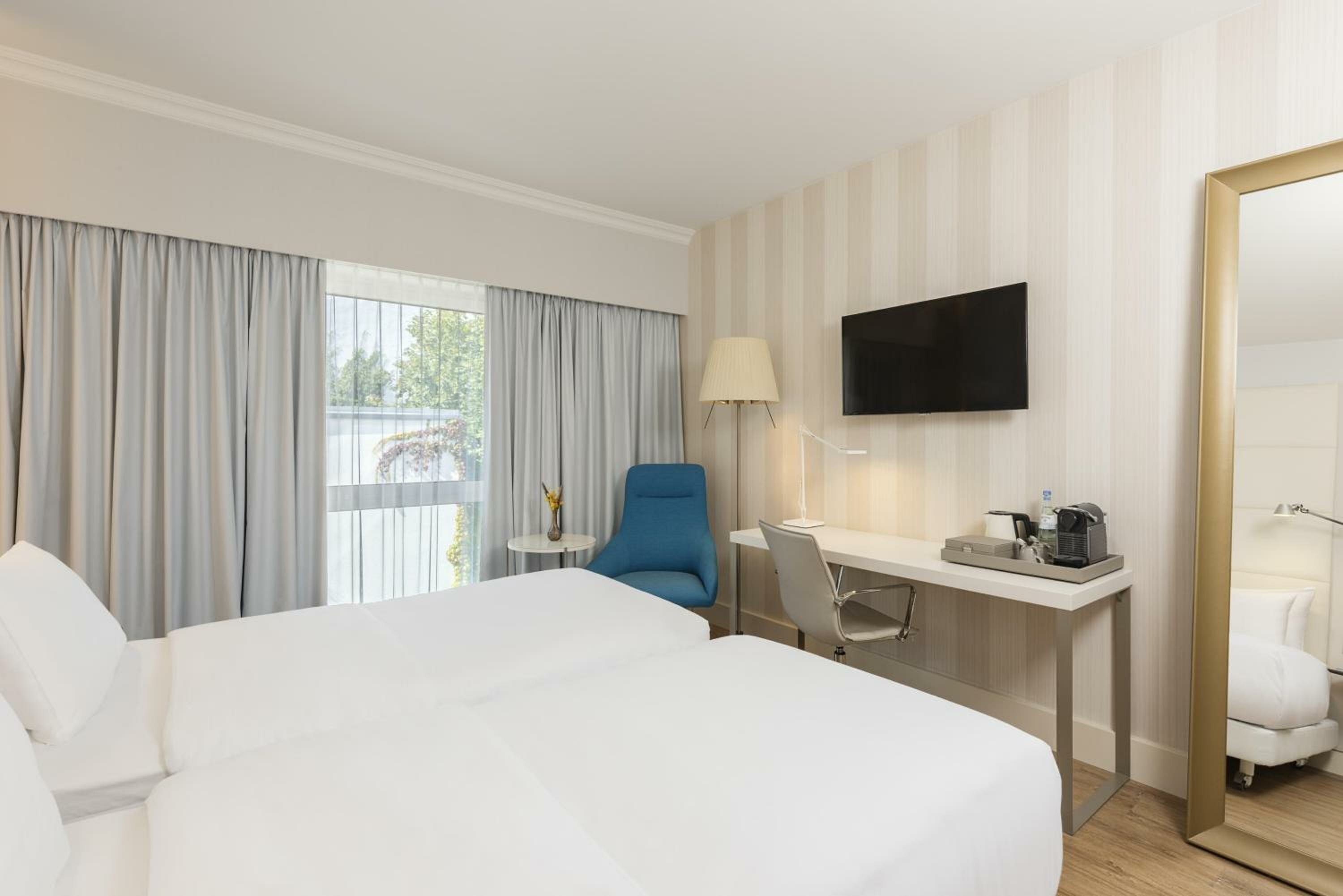 Superior Room with Extrabed